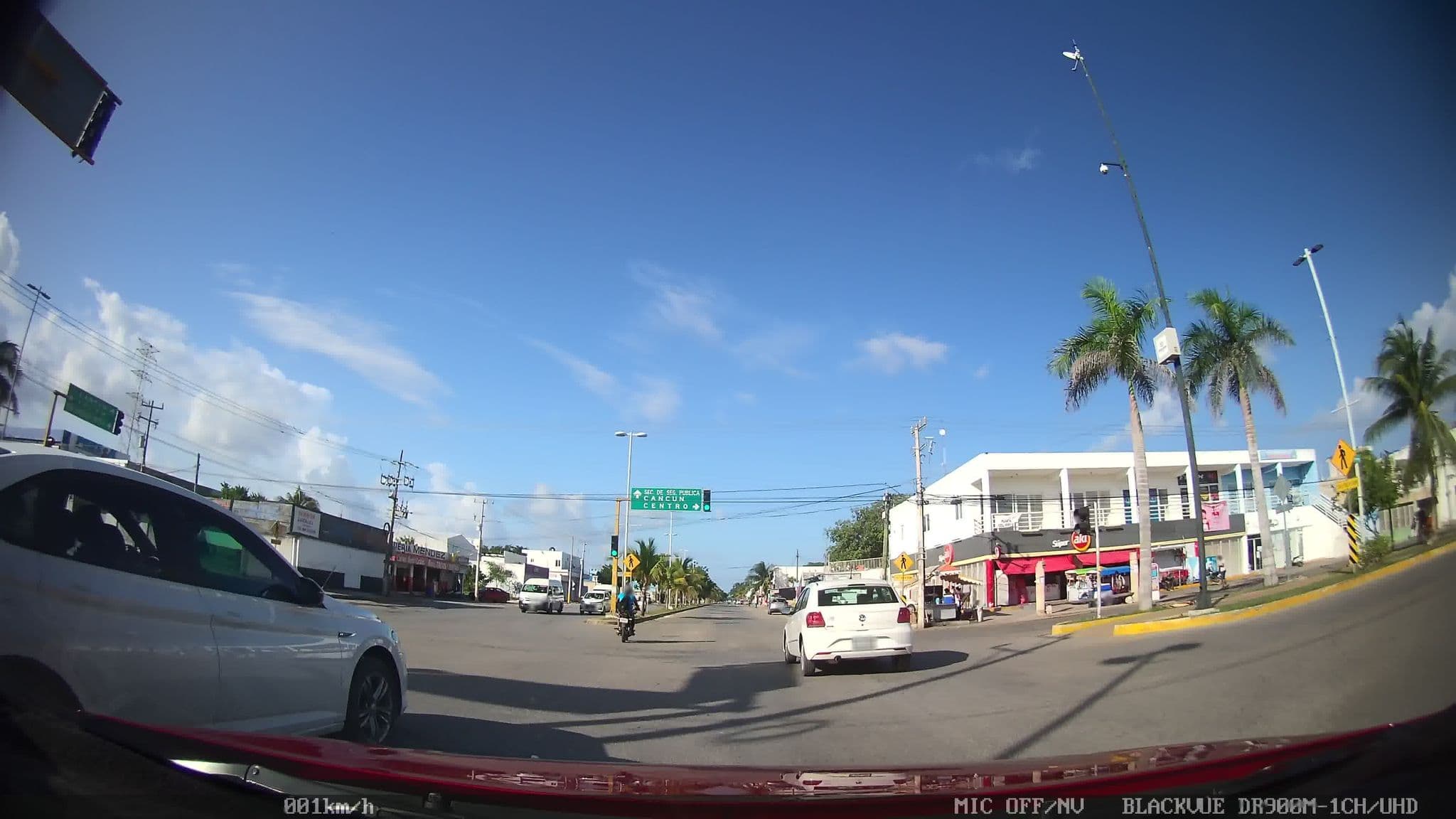 Street view near Intimisimo, Playa del Carmen — © kaart_2 (CC BY-SA · Mapillary)