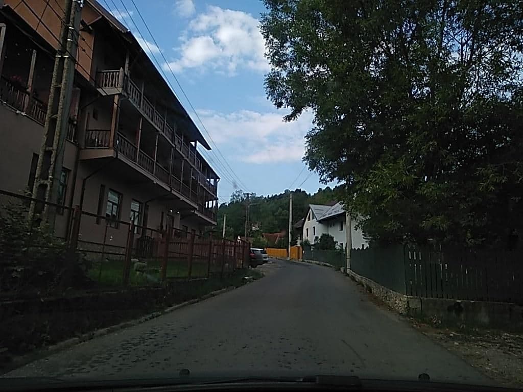 Street view near Casa Sandu, Șimon — © tavi (CC BY-SA · Mapillary)