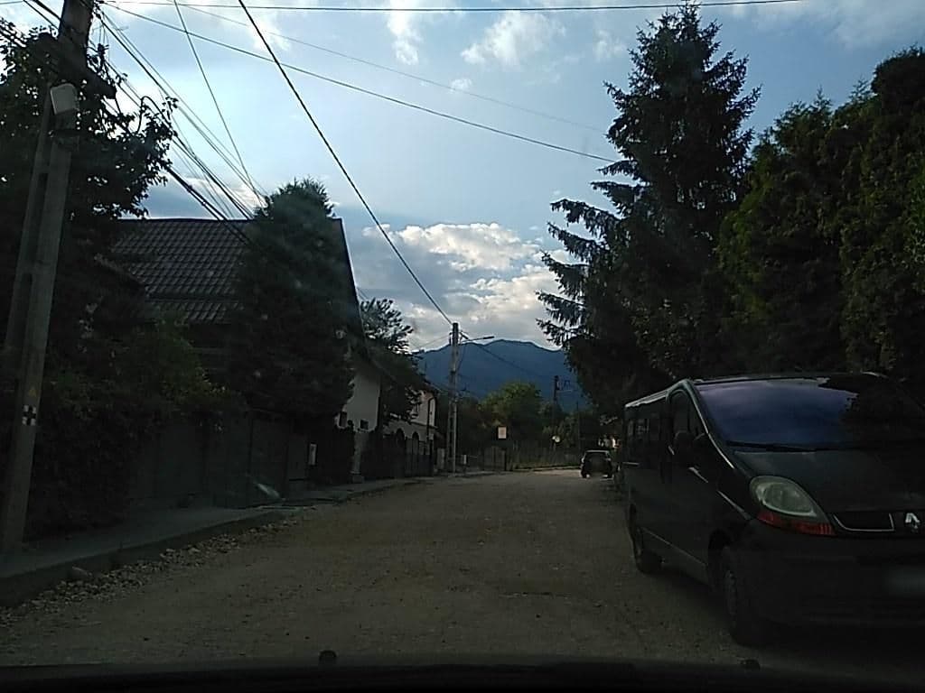 Street view near Ovi-tours, Bran — © tavi (CC BY-SA · Mapillary)