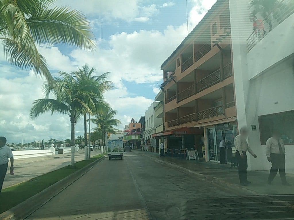 Street view near Oper de Hoteles de Cozumel, Cozumel — © ccossio (CC BY-SA · Mapillary)