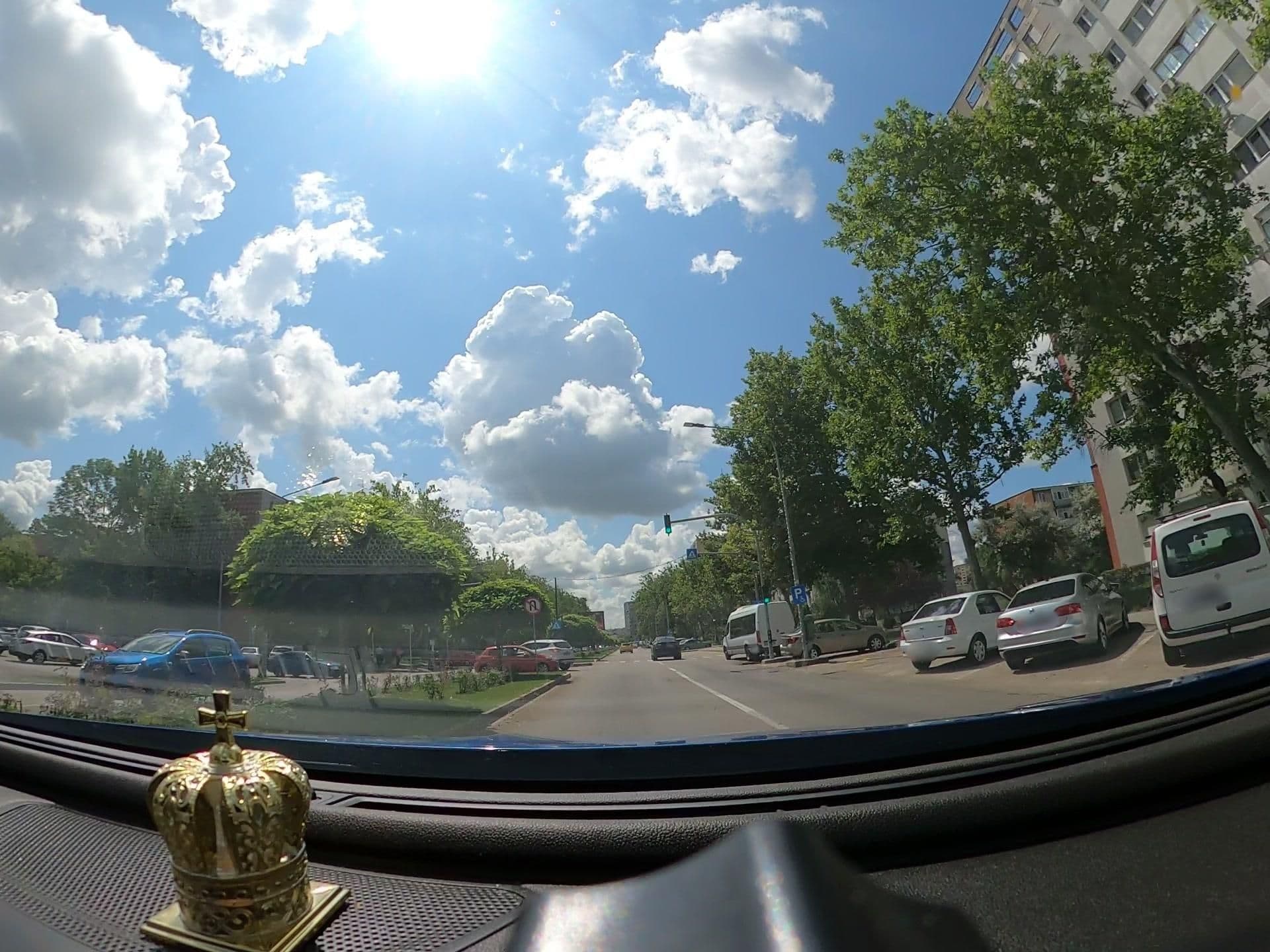 Street view near Bloc 25, Piteşti — © DARIUSDINCA (CC BY-SA · Mapillary)