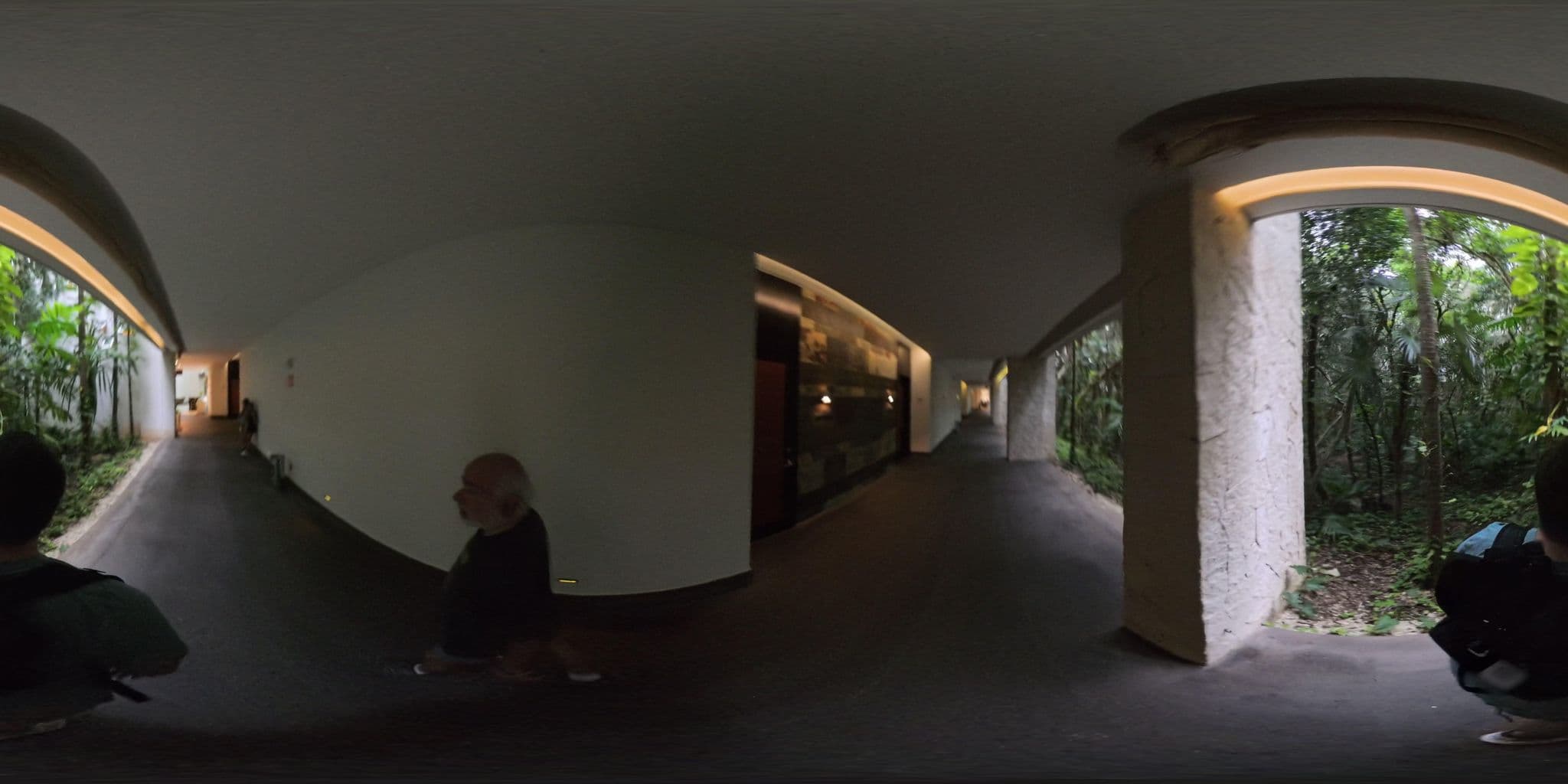 Street view near Grand Luxxe Edificio III - Spa Tower, Playa del Carmen — © evankelemen (CC BY-SA · Mapillary)