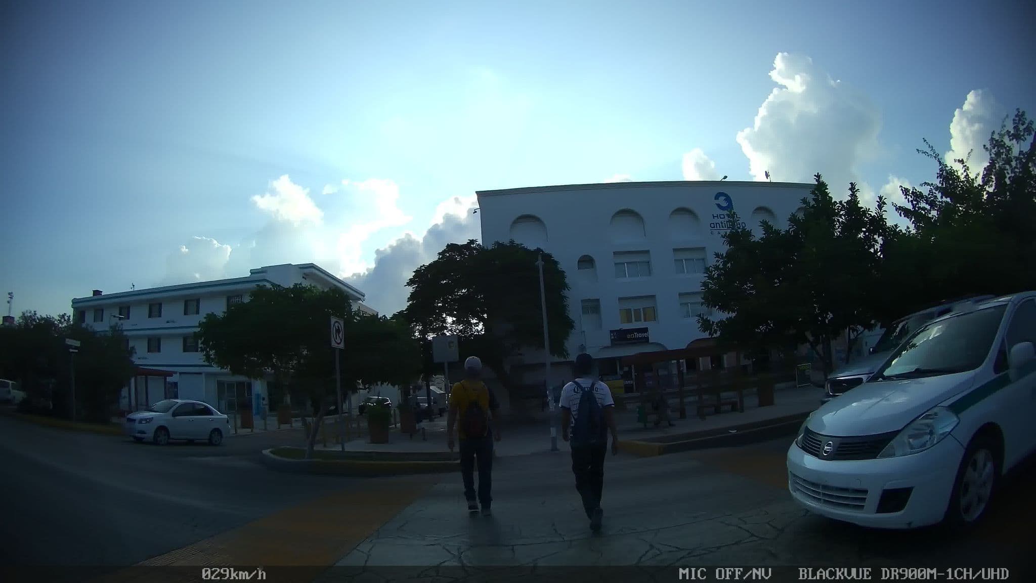 Street view near Hotel El Antillano, Cancún — © kaart_2 (CC BY-SA · Mapillary)