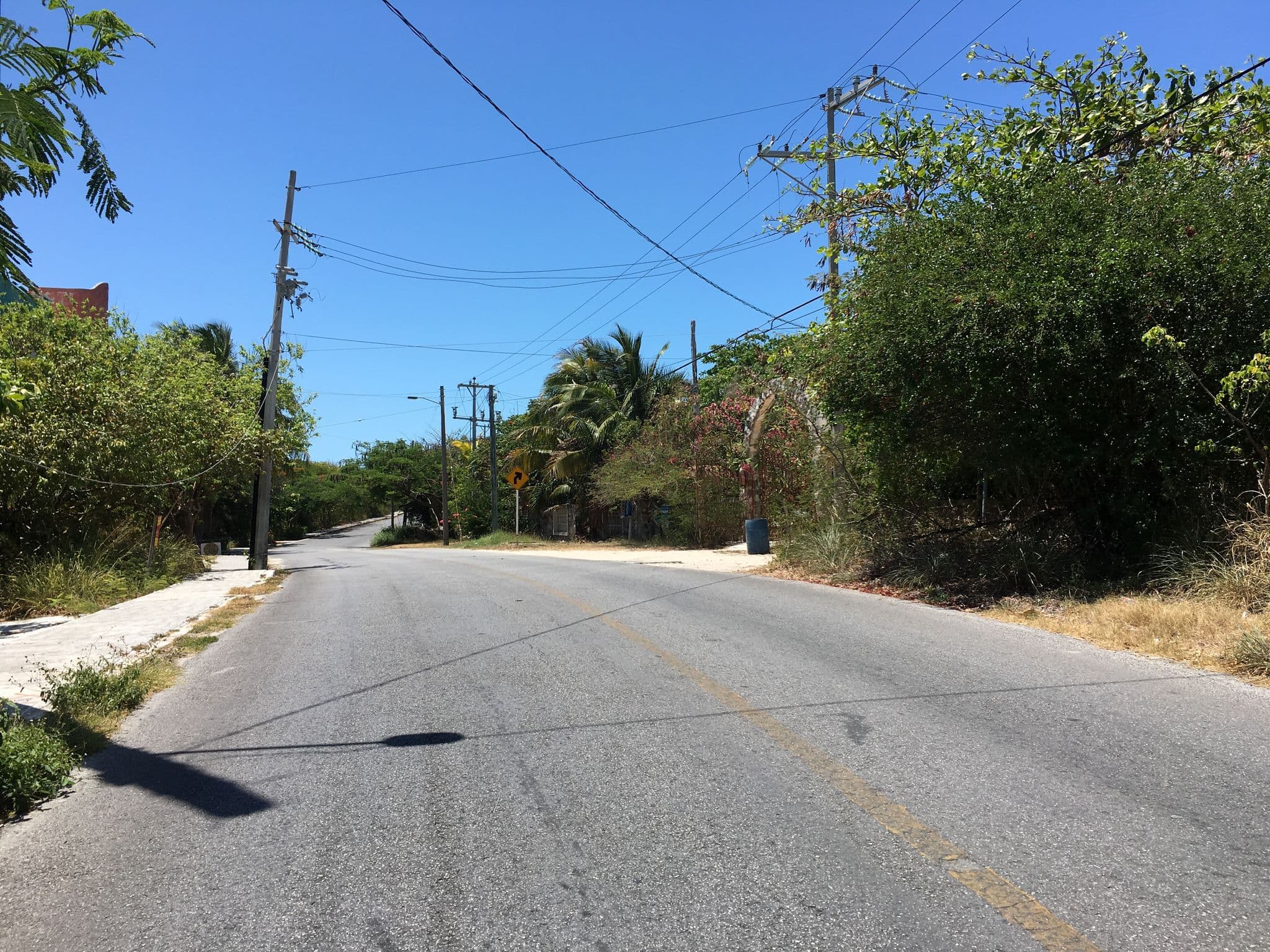 Street view near Desarrollo Turistico Santiago, Isla Mujeres — © ccossio (CC BY-SA · Mapillary)