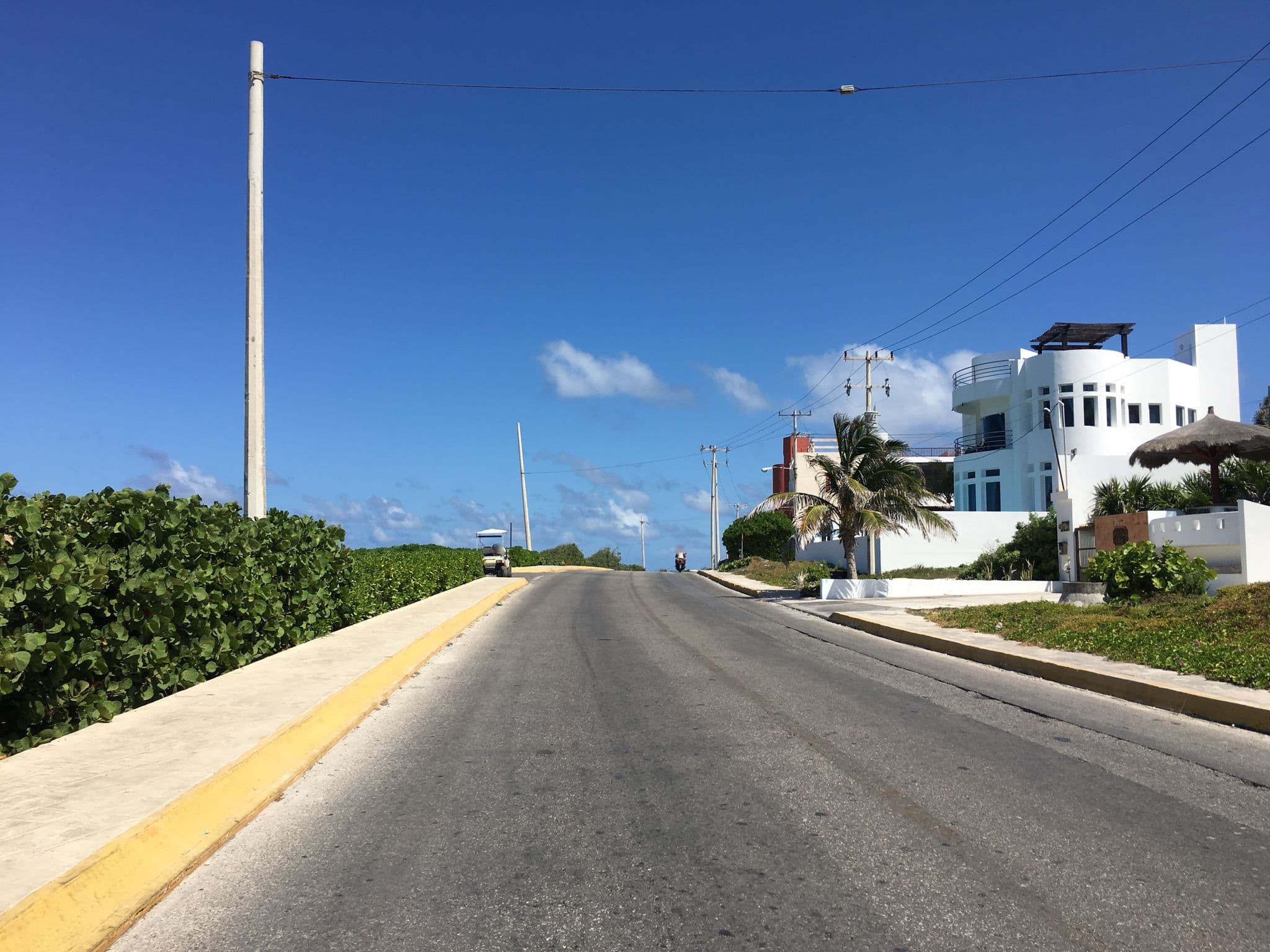 Street view near Casa Paraiso, Isla Mujeres — © ccossio (CC BY-SA · Mapillary)