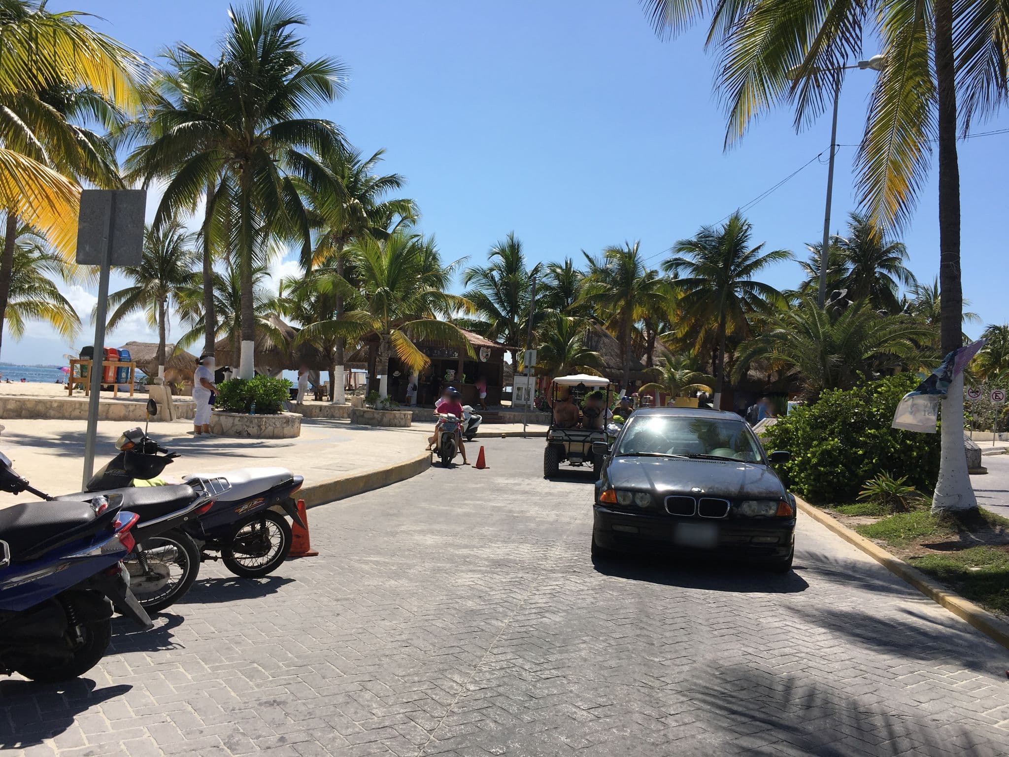 Street view near Color de Verano, Isla Mujeres — © ccossio (CC BY-SA · Mapillary)