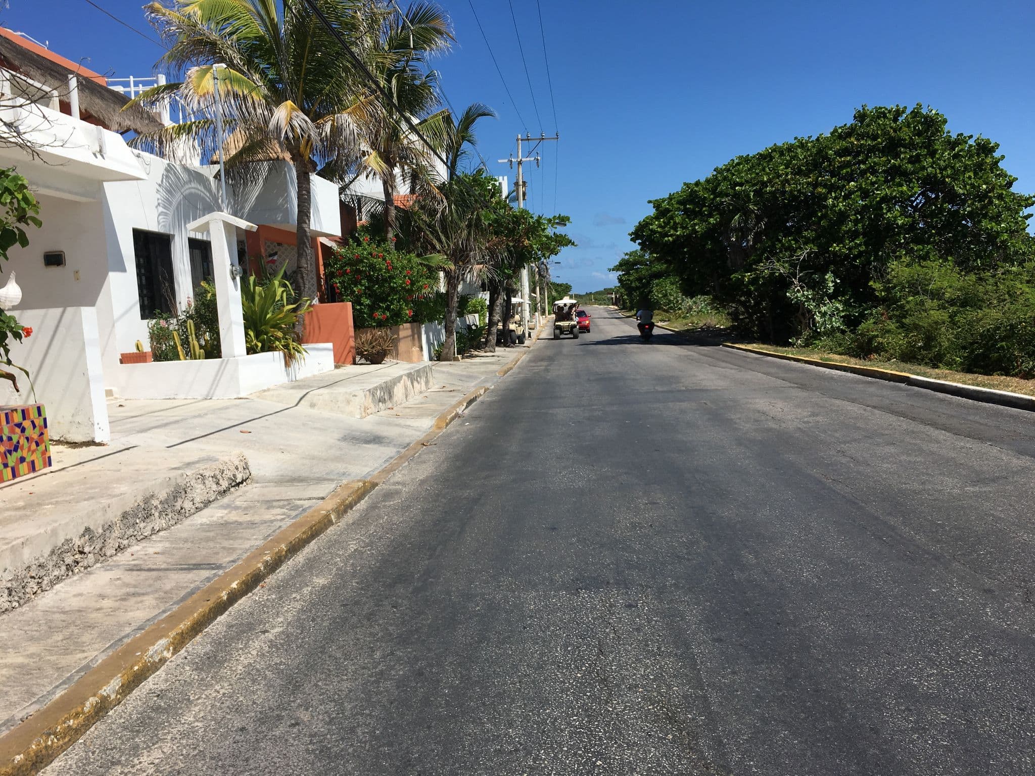 Street view near Luna D' Miel, Isla Mujeres — © ccossio (CC BY-SA · Mapillary)