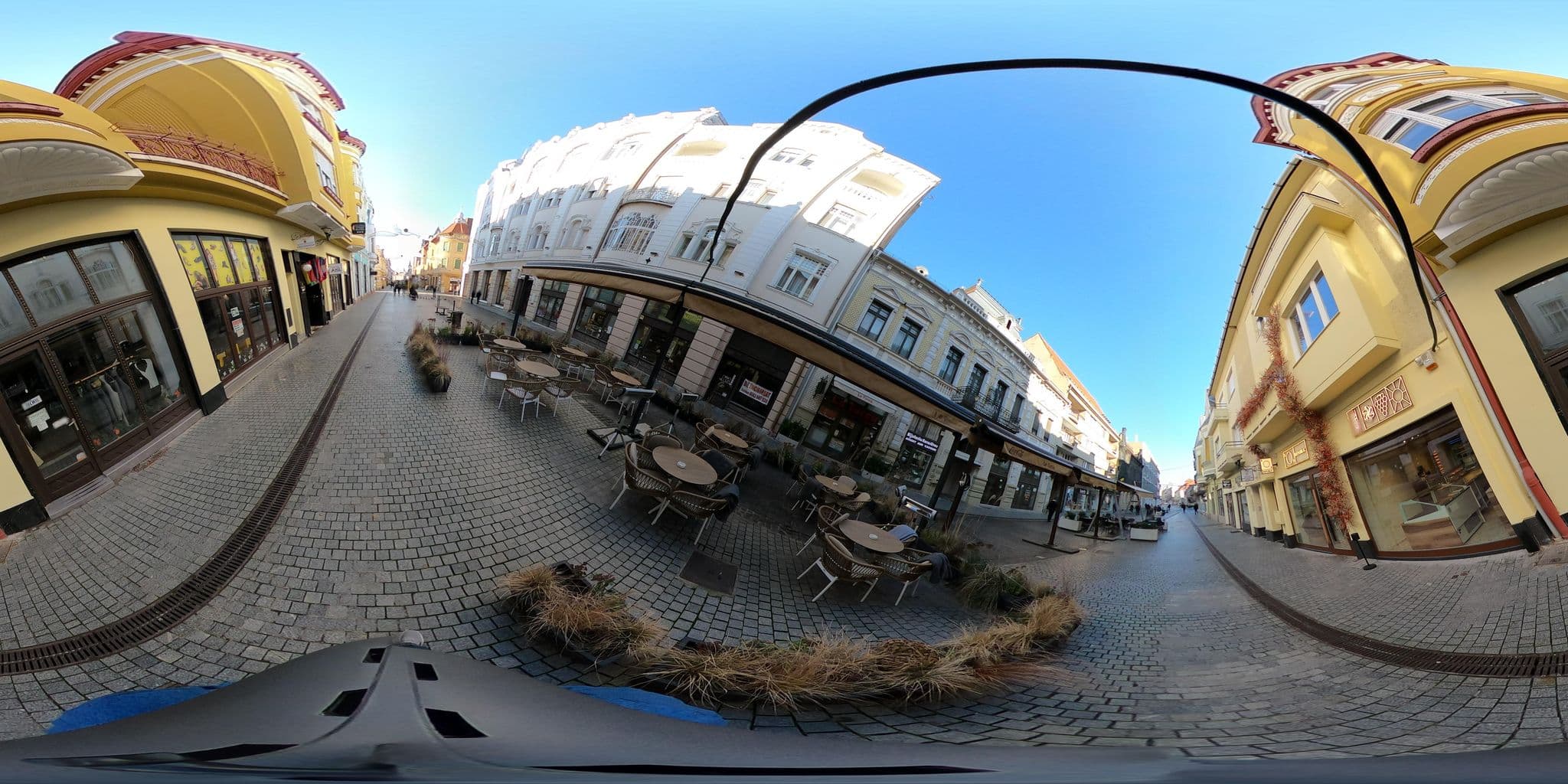 Street view near Ivana Apart Hotel, Oradea — © gisbihor (CC BY-SA · Mapillary)