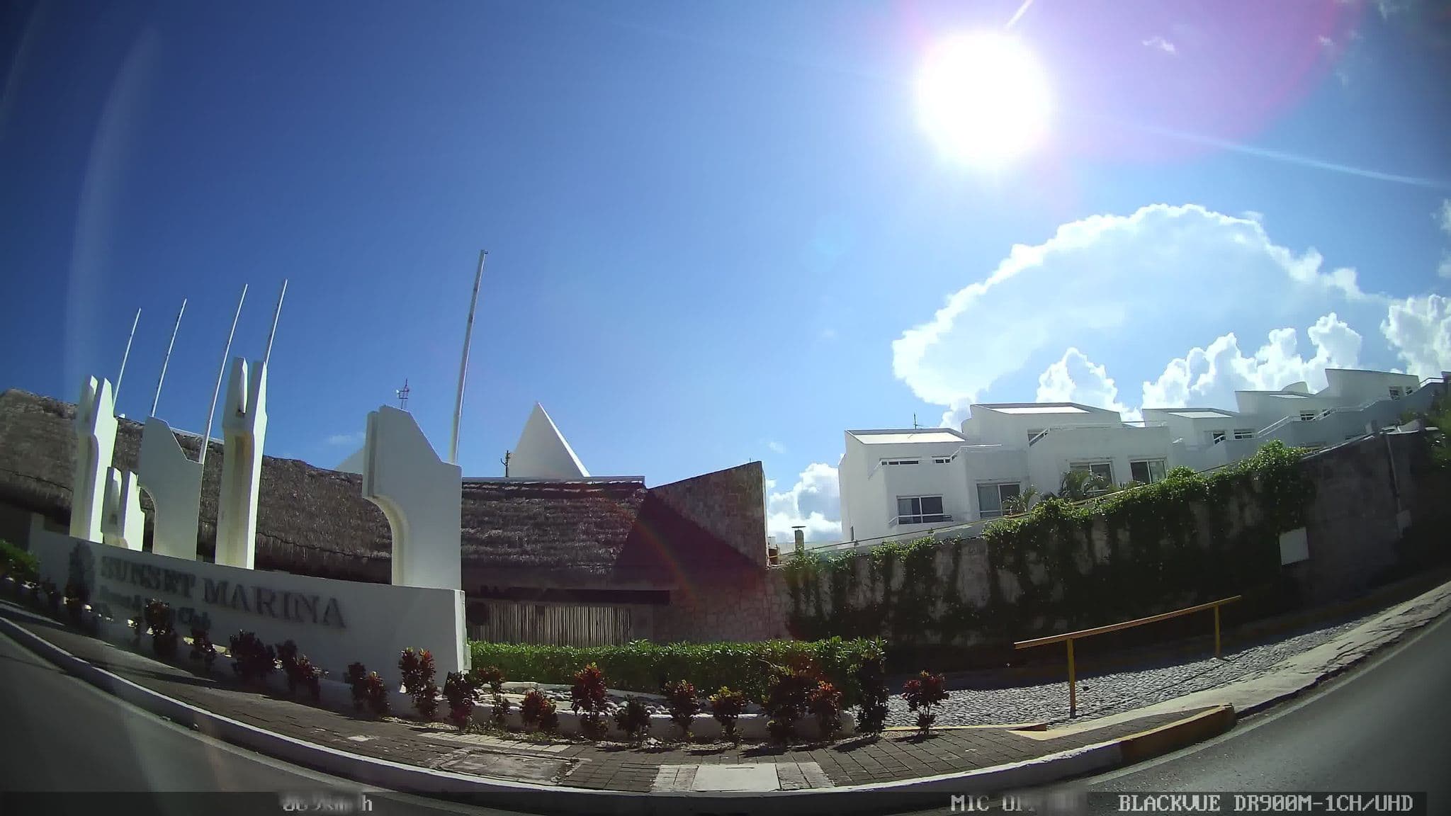 Street view near Sunset Marina Resort & Yacht Club, Cancún — © kaart_2 (CC BY-SA · Mapillary)