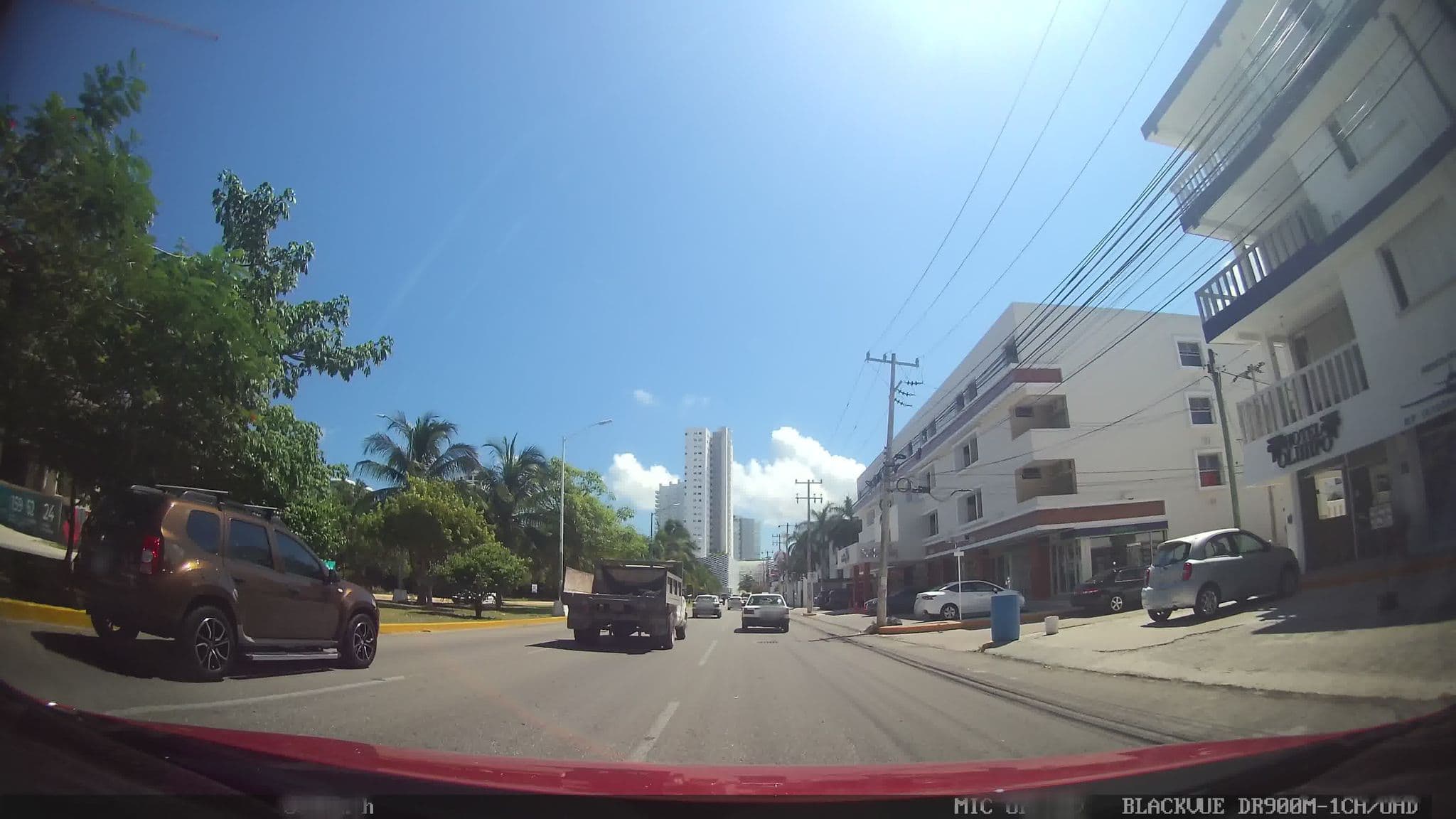 Street view near Hotel Olimpo, Cancún — © kaart_2 (CC BY-SA · Mapillary)