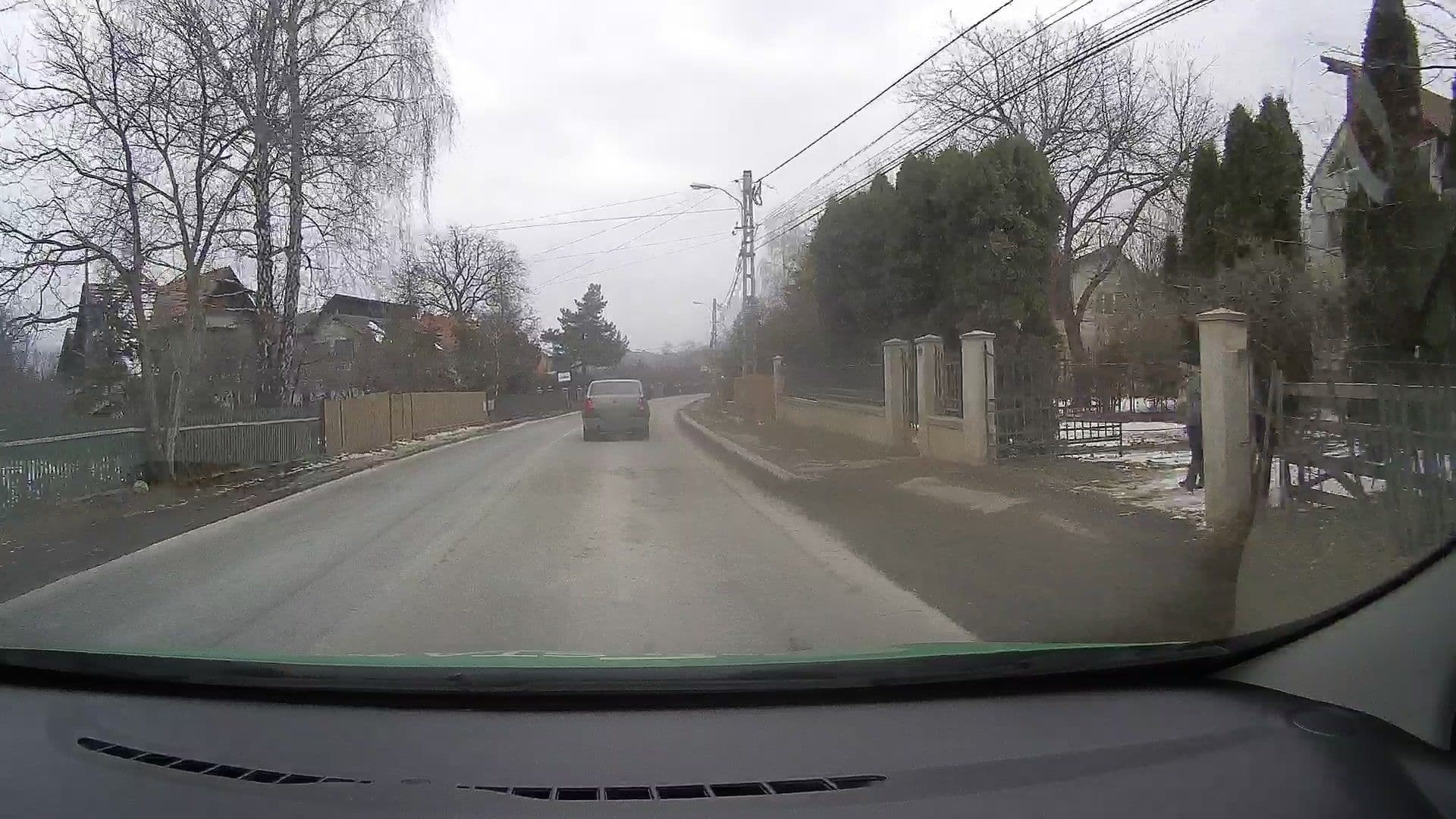 Street view near Bran Chalet, Bran — © tavi (CC BY-SA · Mapillary)