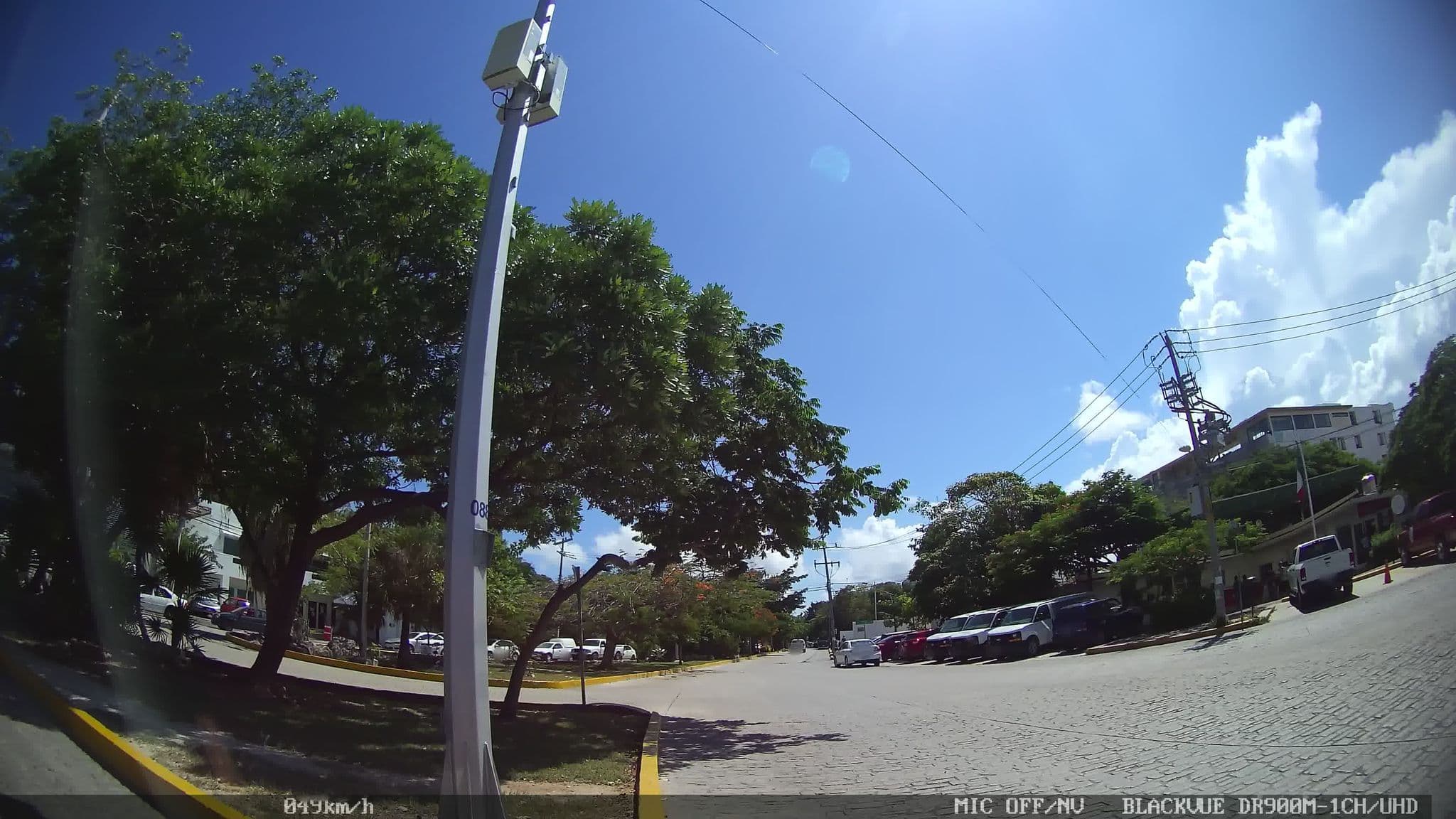 Street view near Mexico Hoteles, Cancún — © kaart_2 (CC BY-SA · Mapillary)