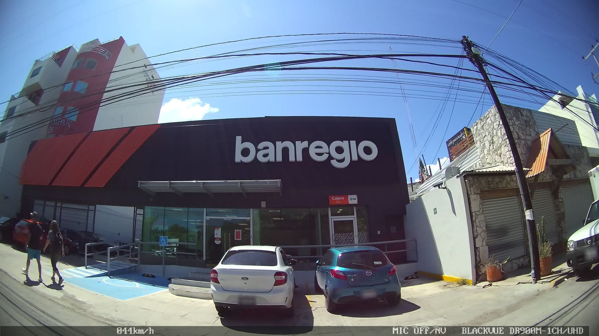 Street view near Moonlight Travel, Cancún — © kaart_2 (CC BY-SA · Mapillary)