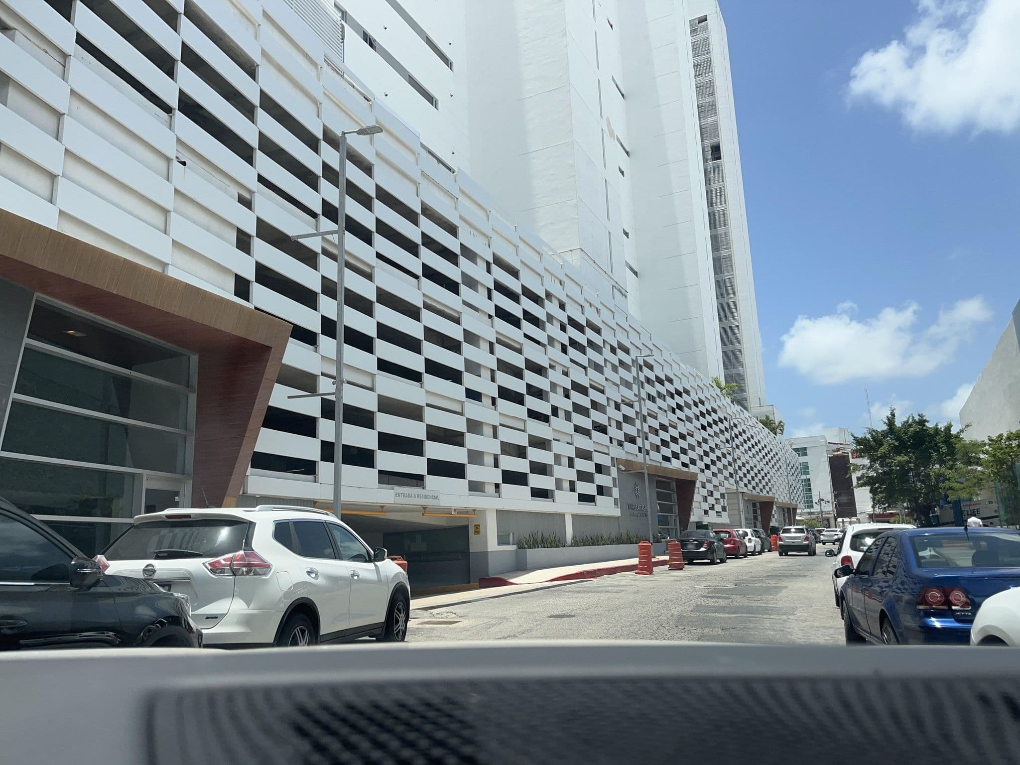 Street view near Vacaciones Cancún, Cancún — © ferog_v (CC BY-SA · Mapillary)