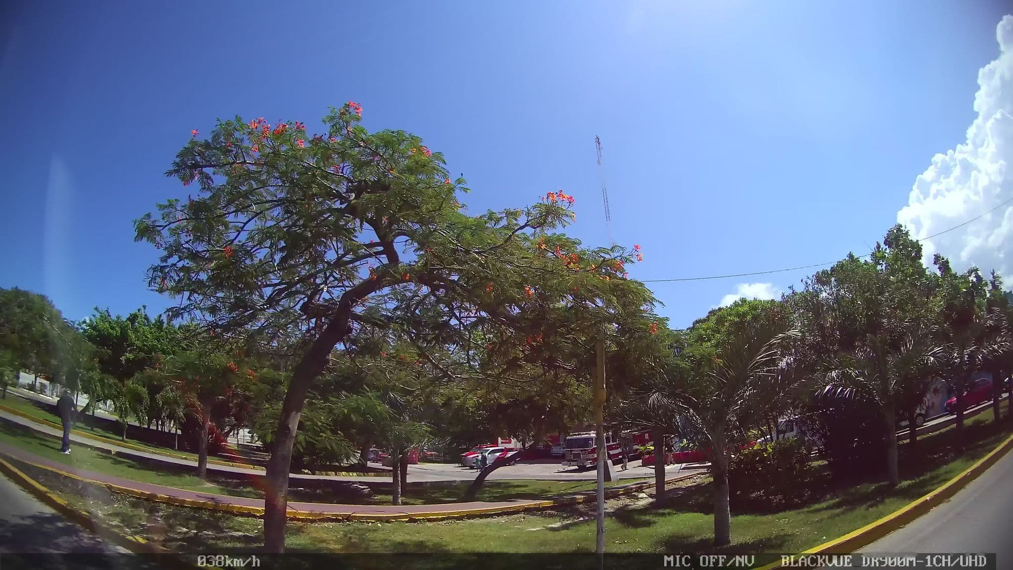 Street view near Hotel Torre Chichen, Cancún — © kaart_2 (CC BY-SA · Mapillary)