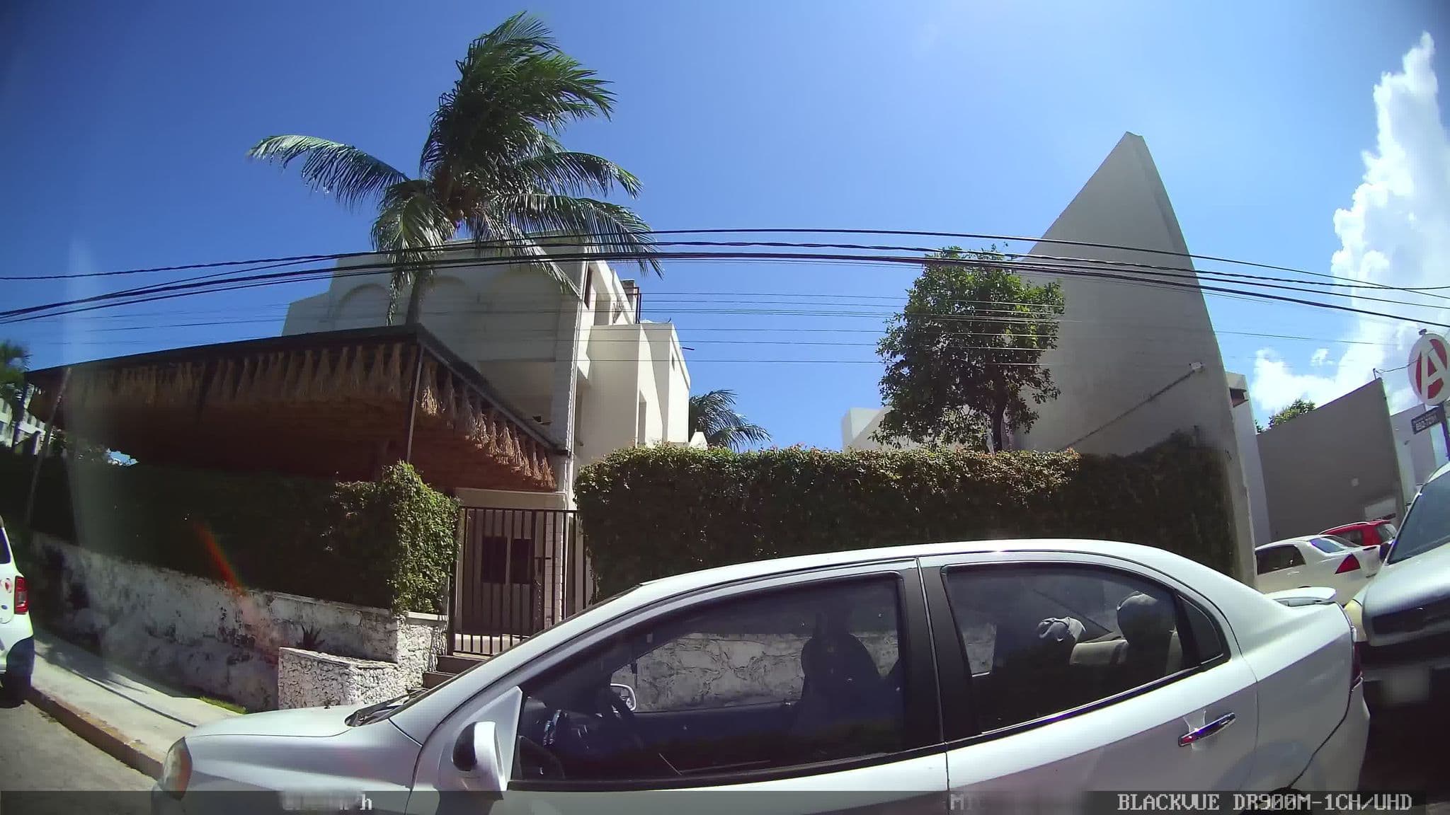 Street view near Chiibal Hostel Boutique, Cancún — © kaart_2 (CC BY-SA · Mapillary)