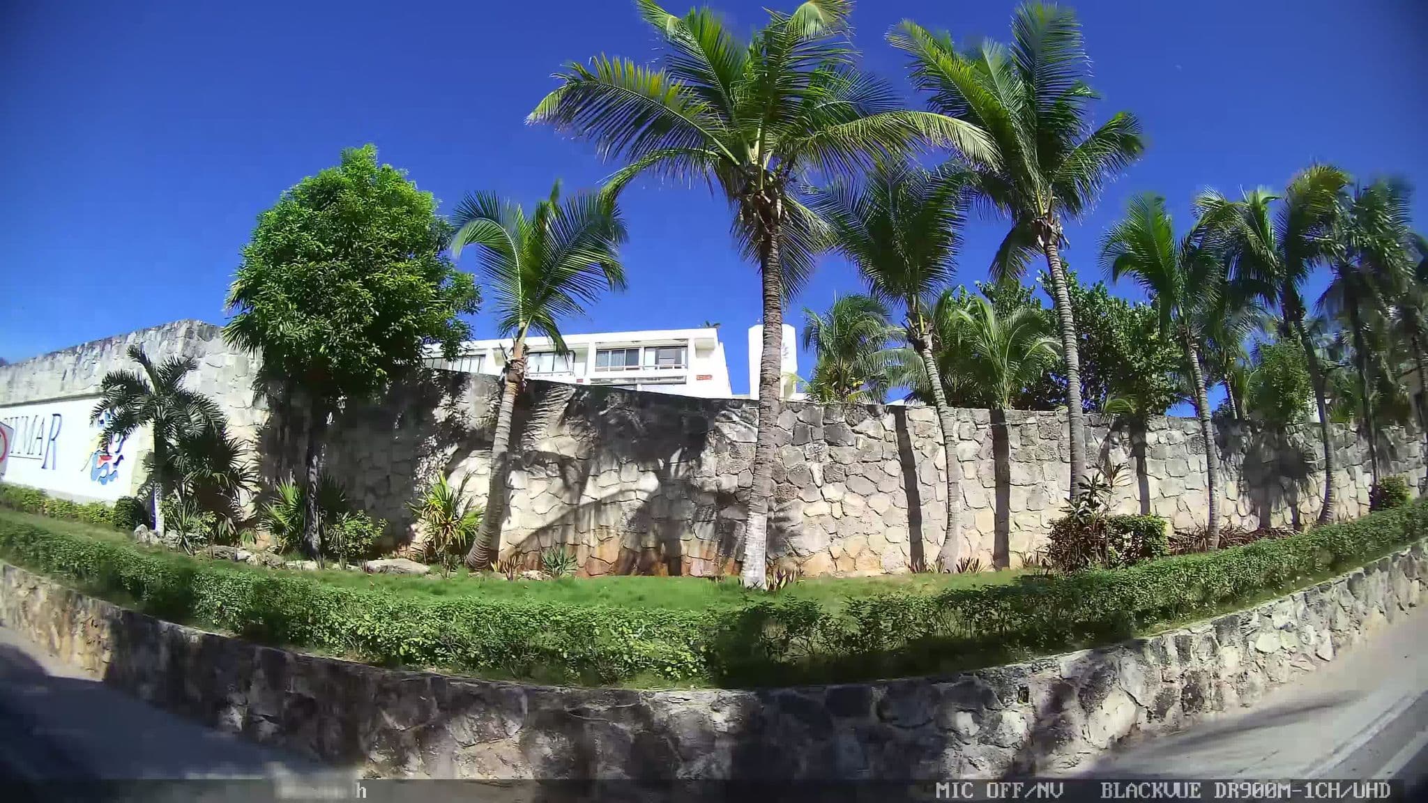 Street view near Solymar Beach Resort, Alfredo V. Bonfil — © kaart_2 (CC BY-SA · Mapillary)