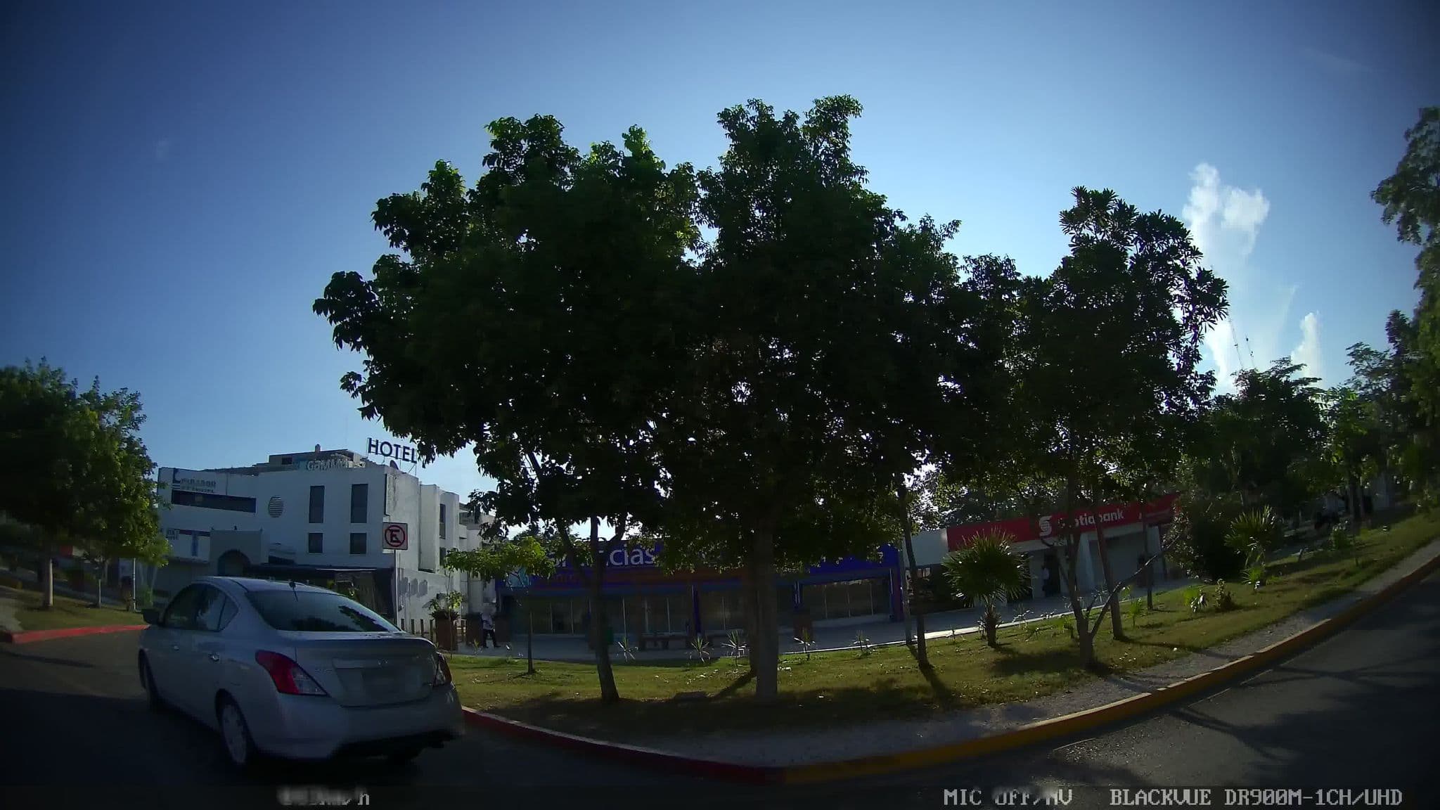 Street view near Parador Hotel, Cancún — © kaart_2 (CC BY-SA · Mapillary)