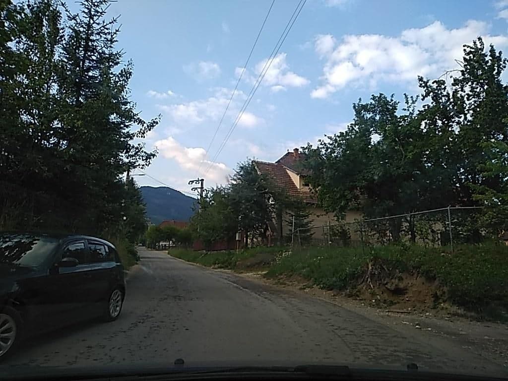 Street view near Pensiunea Ingrid, Șimon — © tavi (CC BY-SA · Mapillary)