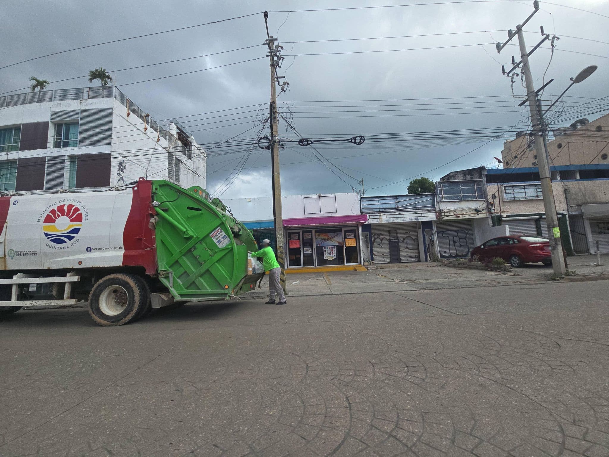 Street view near Tucan Hostal, Cancún — © calleros (CC BY-SA · Mapillary)