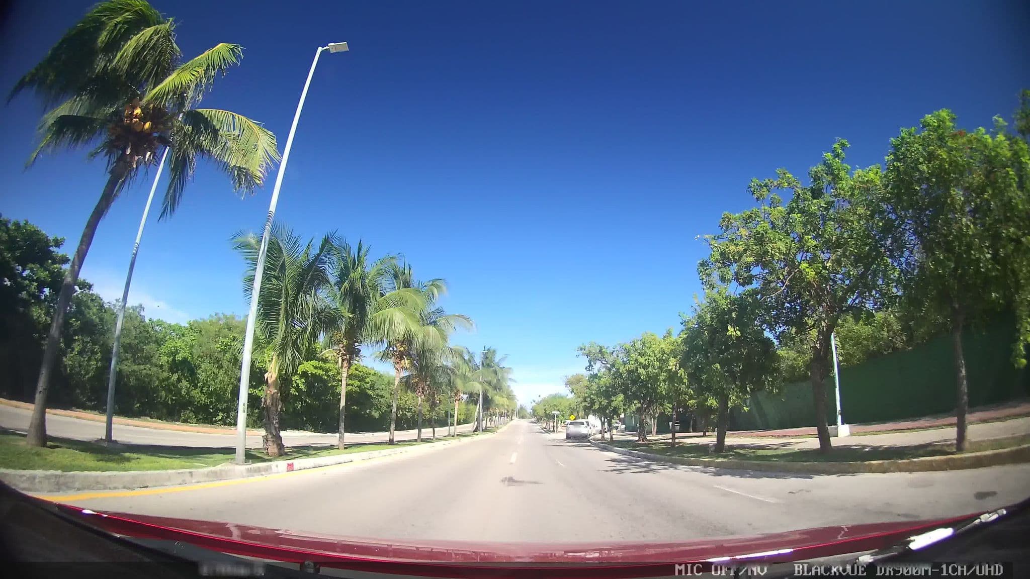 Street view near Residence INN by Marriort®️ Cancún, Alfredo V. Bonfil — © kaart_2 (CC BY-SA · Mapillary)