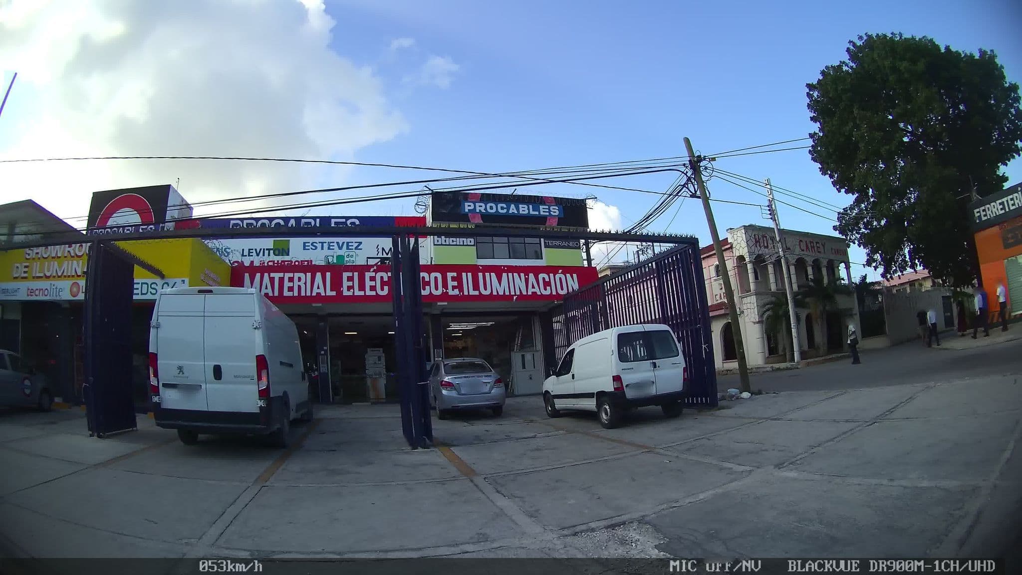 Street view near Hotel Carey, Cancún — © kaart_2 (CC BY-SA · Mapillary)