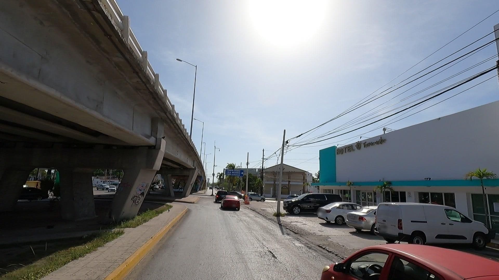 Street view near Hotel Terracaribe, Cancún — © calleros (CC BY-SA · Mapillary)