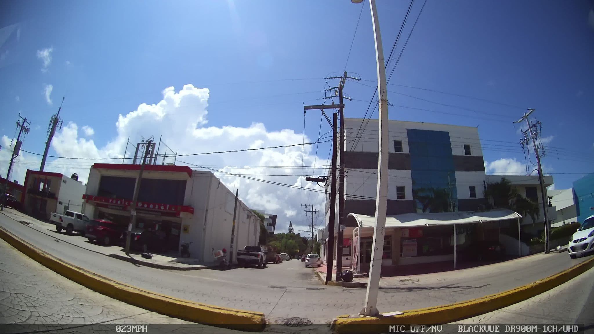 Street view near Hostal Ágora Cancún, Cancún — © kaart_2 (CC BY-SA · Mapillary)