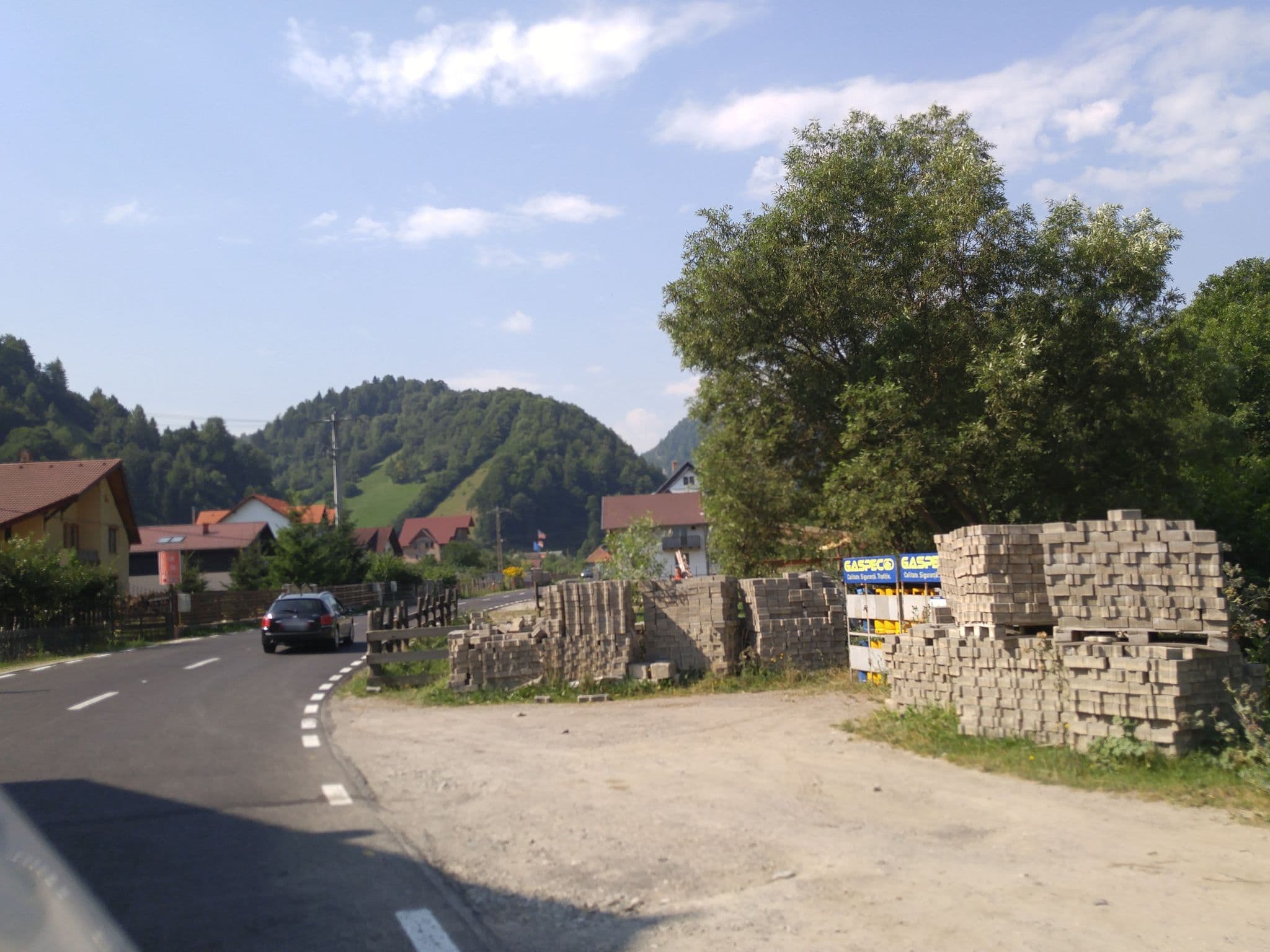 Street view near Casa Emi, Moeciu de Jos