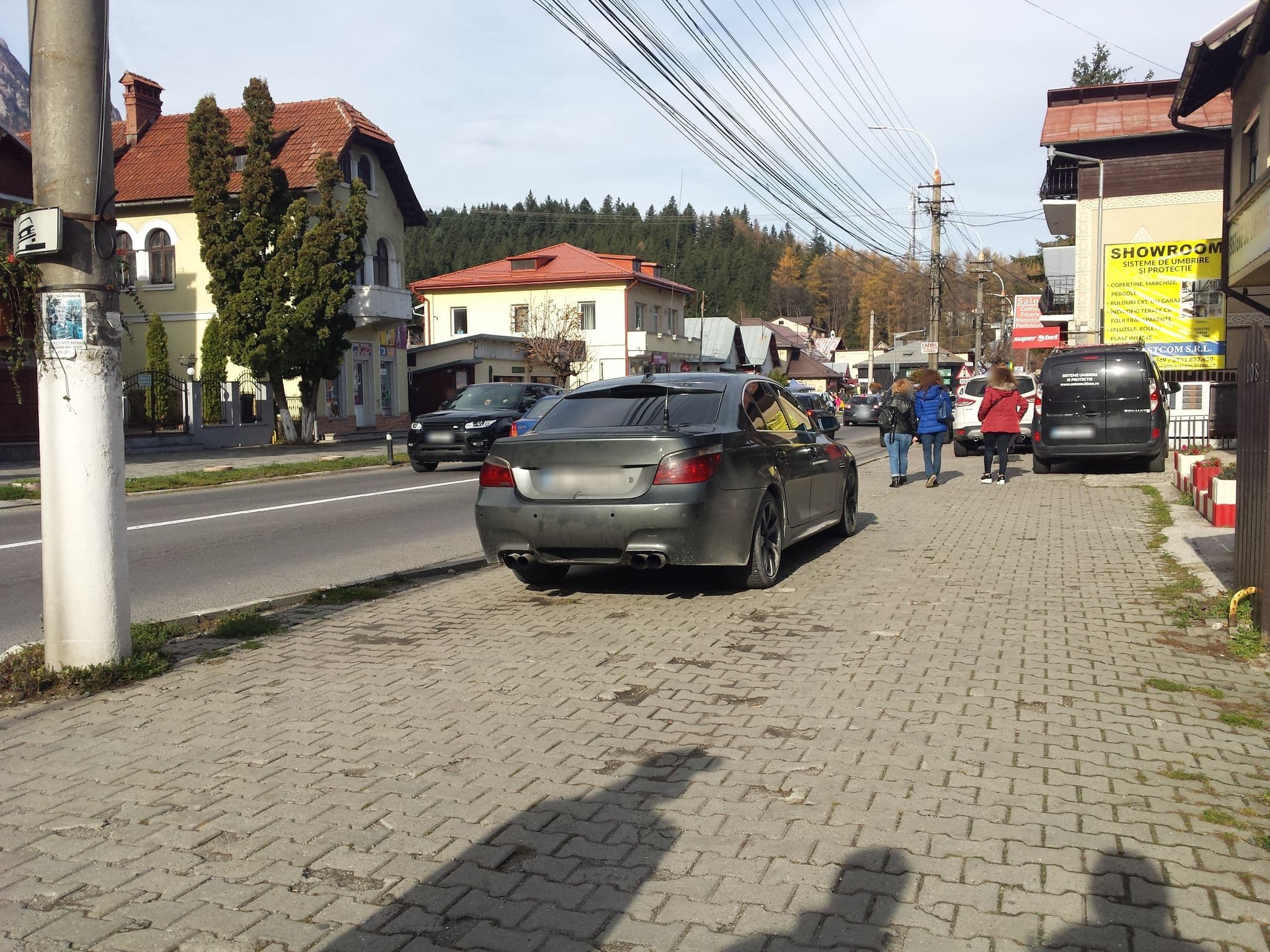 Street view near Casa Buni, Buşteni — © rsandu (CC BY-SA · Mapillary)