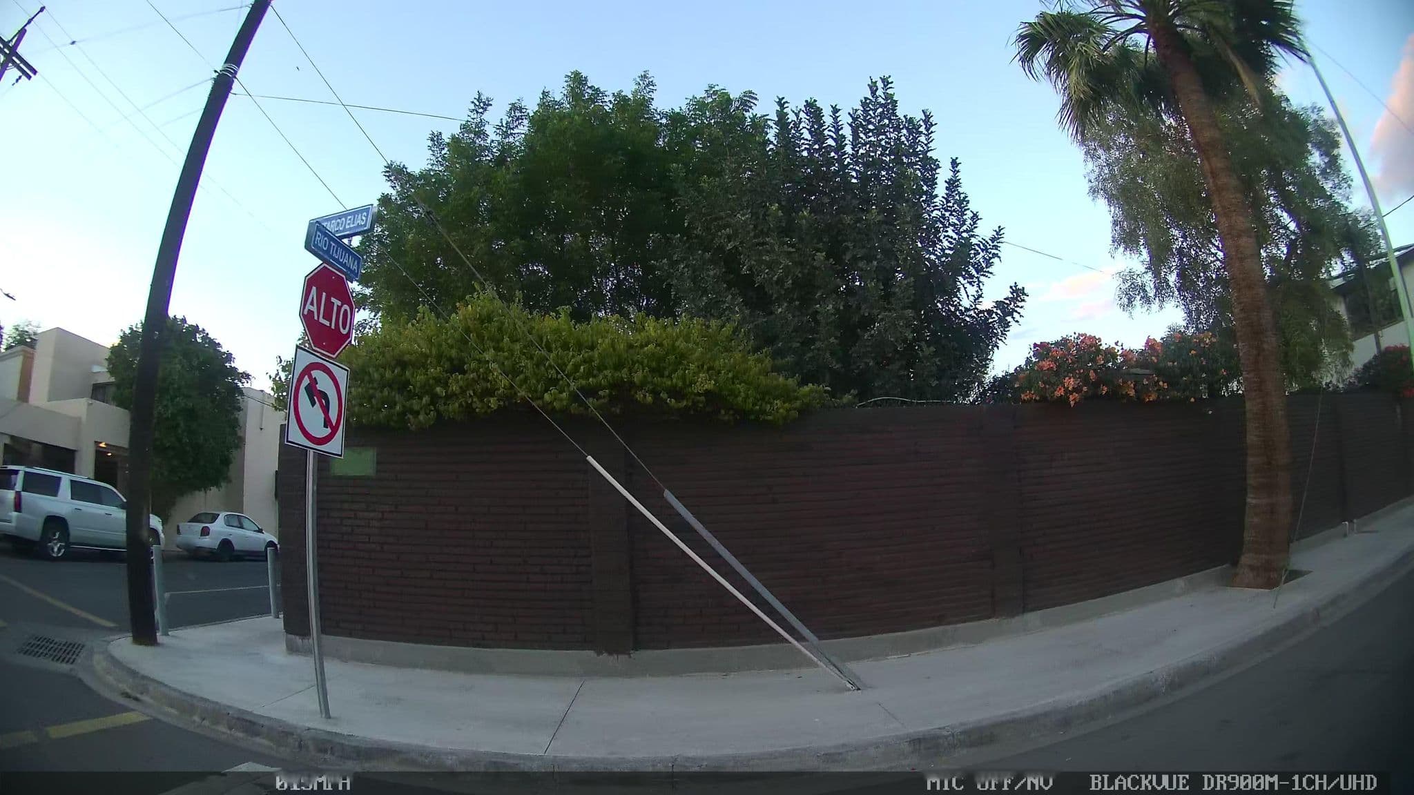 Street view near Hotel el Cortez, Mexicali — © kaart_2 (CC BY-SA · Mapillary)