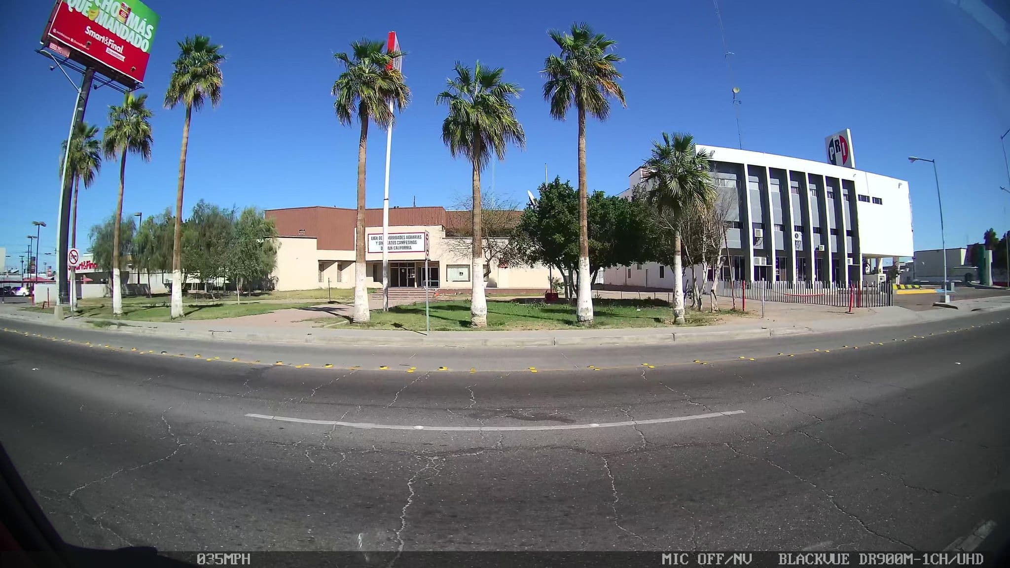 Street view near Hotel Colonial las Fuentes, Mexicali — © kaart_3 (CC BY-SA · Mapillary)