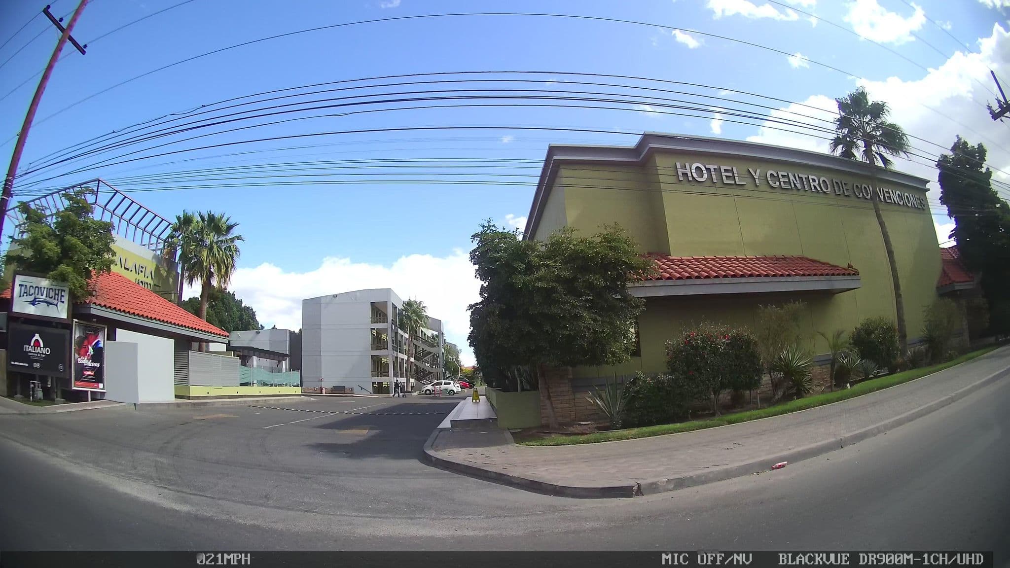 Street view near Hotel Calafia, Mexicali — © kaart_2 (CC BY-SA · Mapillary)
