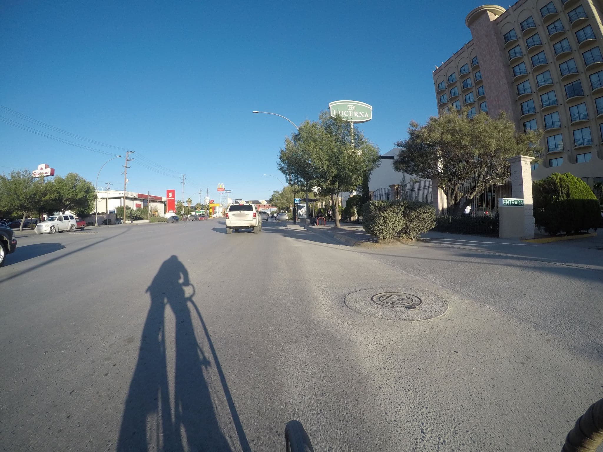 Street view near Alberca, Ciudad Juárez — © dsrtsndnts (CC BY-SA · Mapillary)