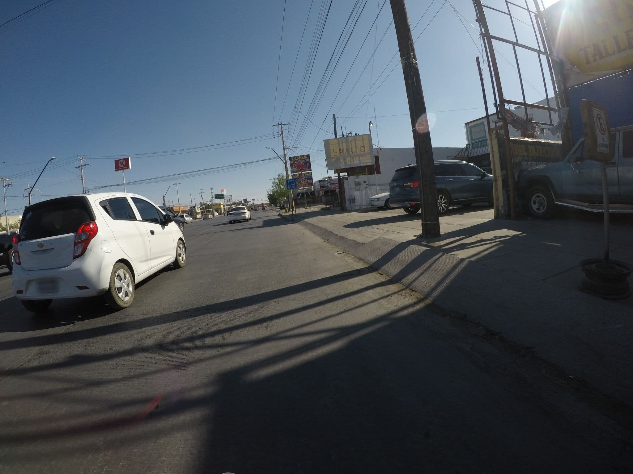 Street view near La Casa de los Arboles, Ciudad Juárez — © dsrtsndnts (CC BY-SA · Mapillary)