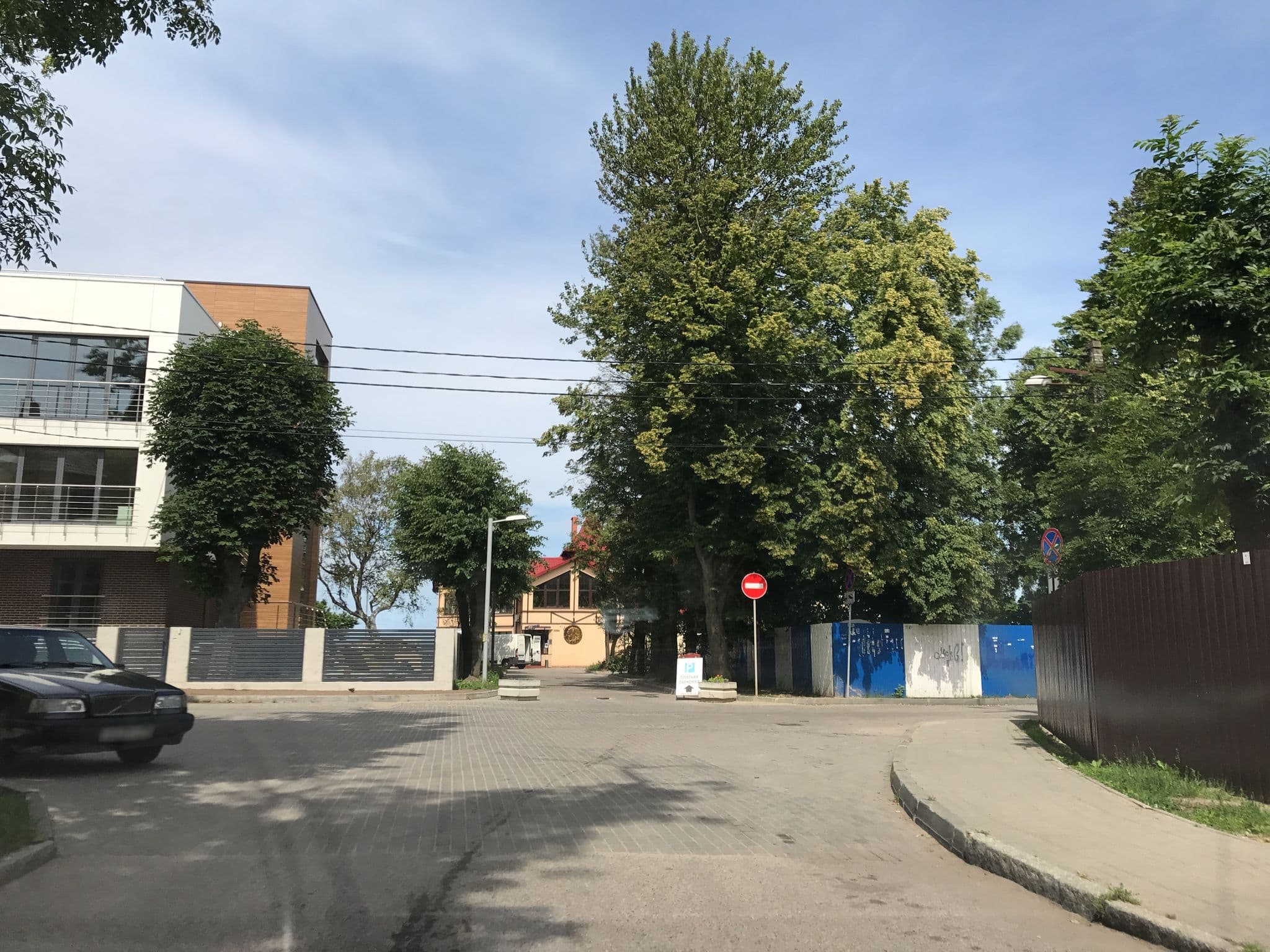 Street view near Кошкин дом, Zelenogradsk — © dade (CC BY-SA · Mapillary)