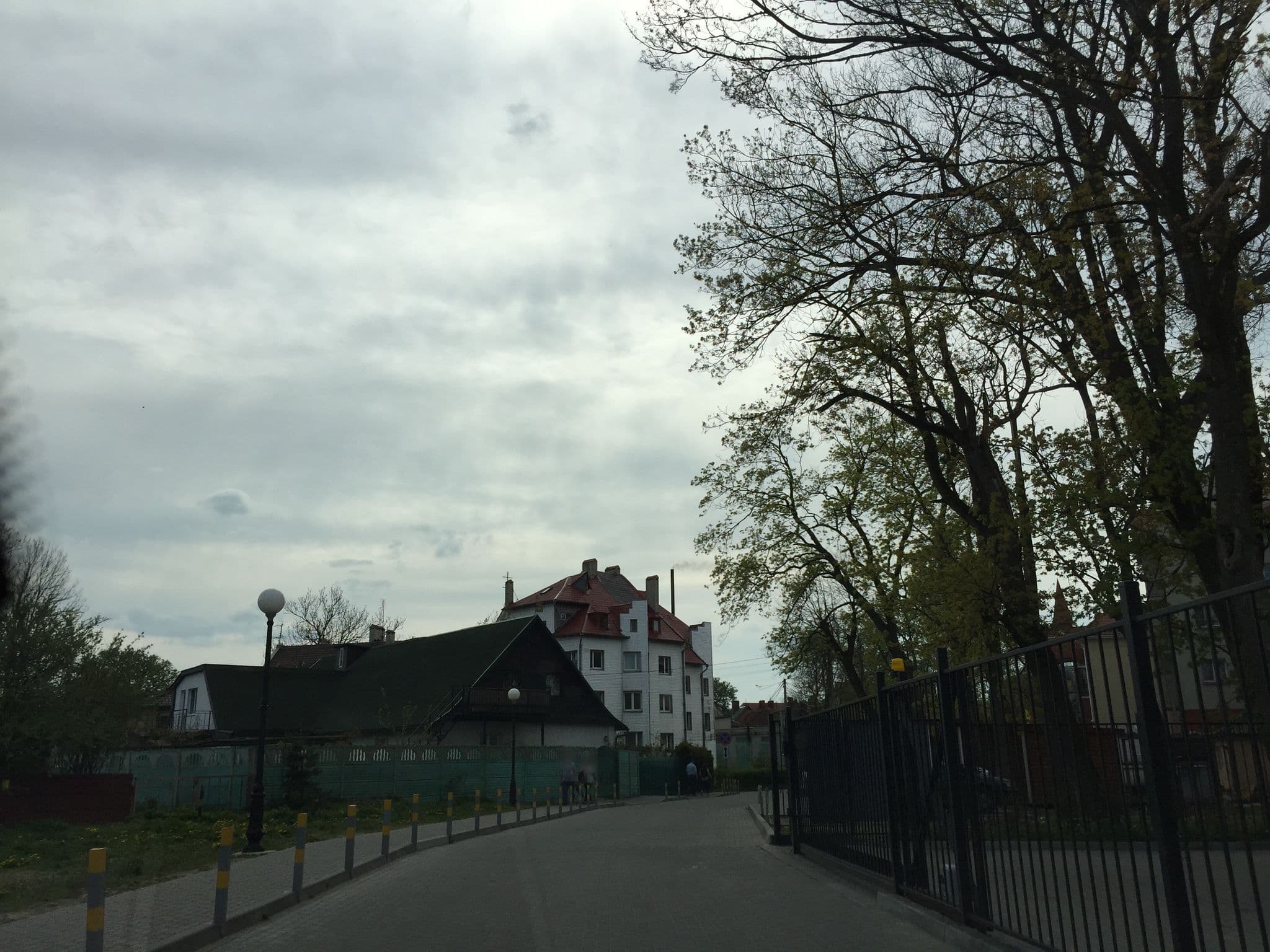 Street view near Апартаменты на Володарского, 11, Zelenogradsk — © dade (CC BY-SA · Mapillary)