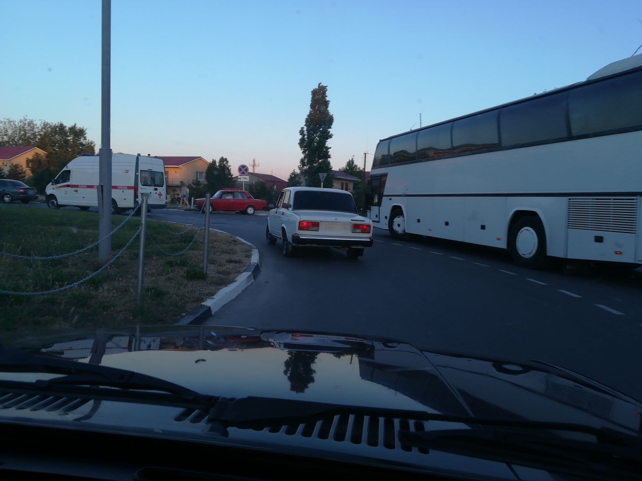 Street view near Hotel Marsel, Vityazevo — © juliashchelukhova (CC BY-SA · Mapillary)