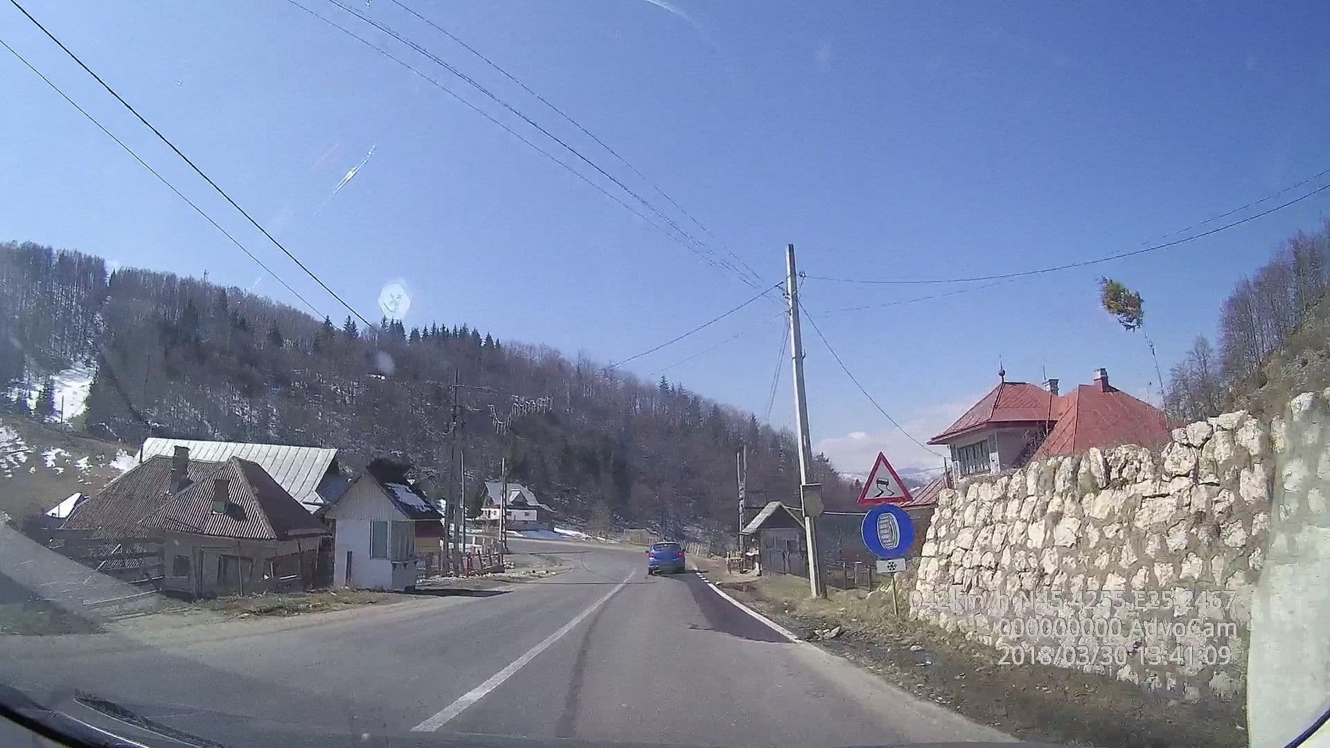 Street view near Casa Boghez Ion, Rucăr — © tavi (CC BY-SA · Mapillary)