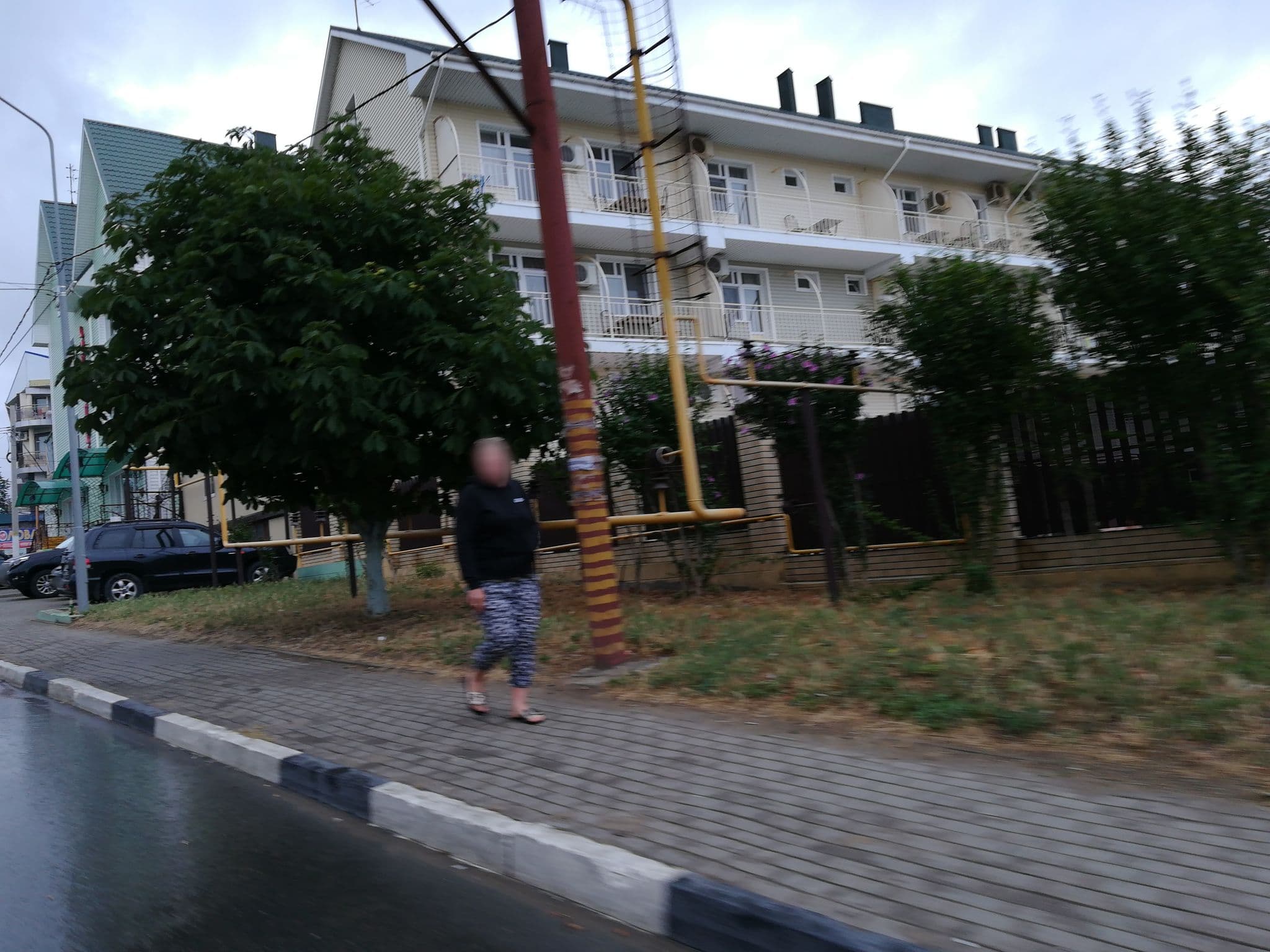 Street view near Ретро, Vityazevo — © api (CC BY-SA · Mapillary)