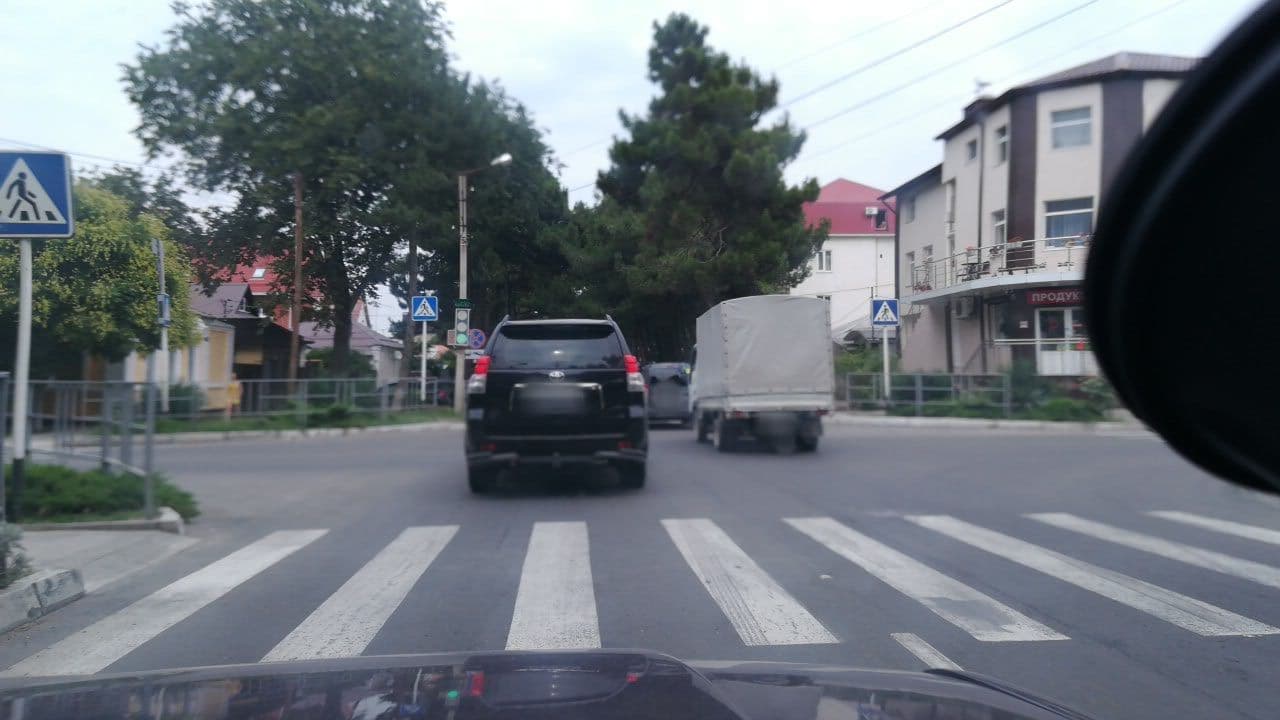 Street view near SHAMSI HALL, Anapa — © juliashelukhova (CC BY-SA · Mapillary)