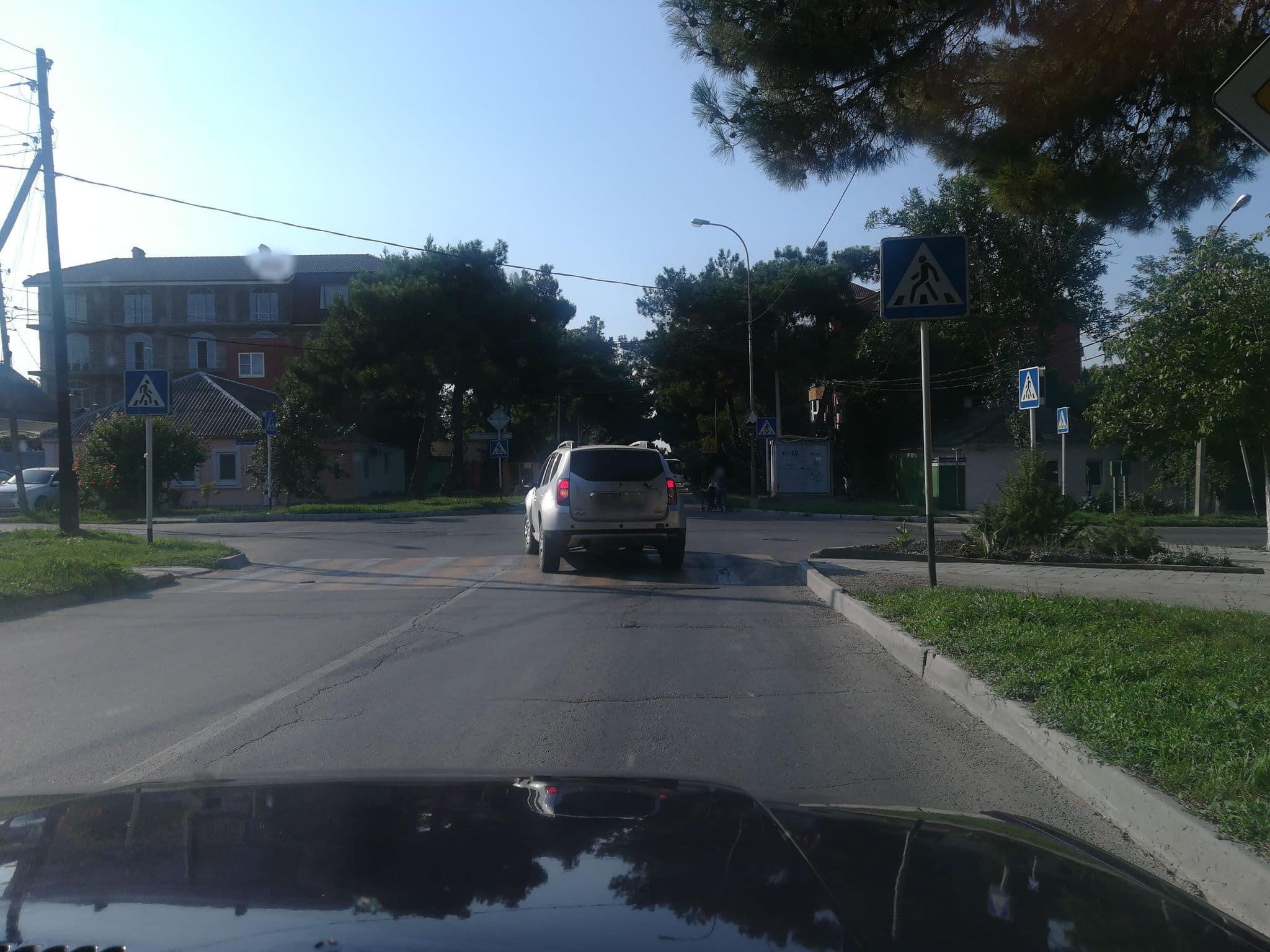 Street view near Paris Life, Anapa — © api (CC BY-SA · Mapillary)
