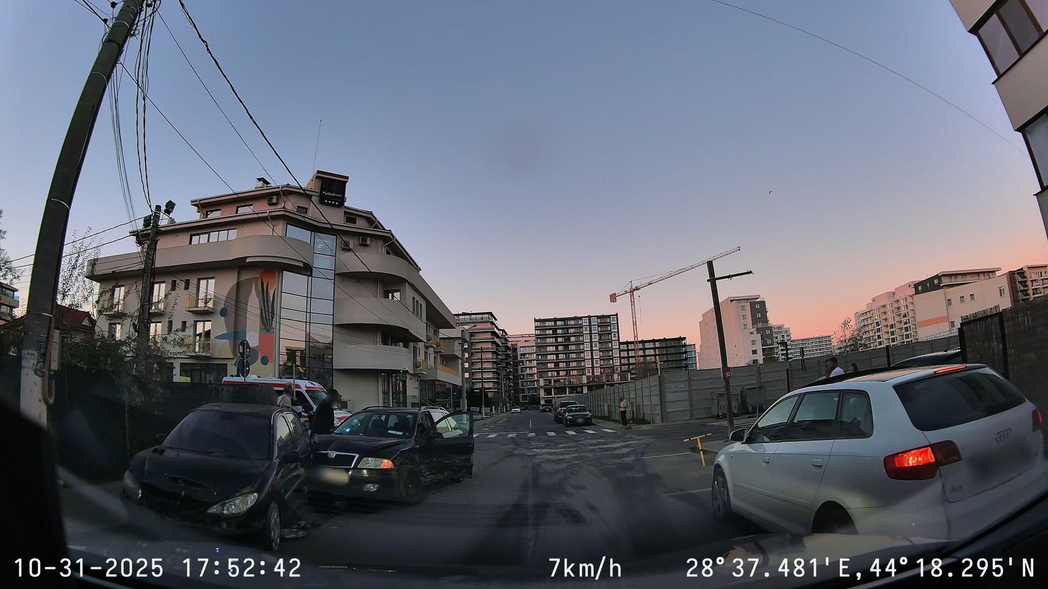 Street view near Navino ŕesort hotel, Mamaia-Sat — © edjone (CC BY-SA · Mapillary)