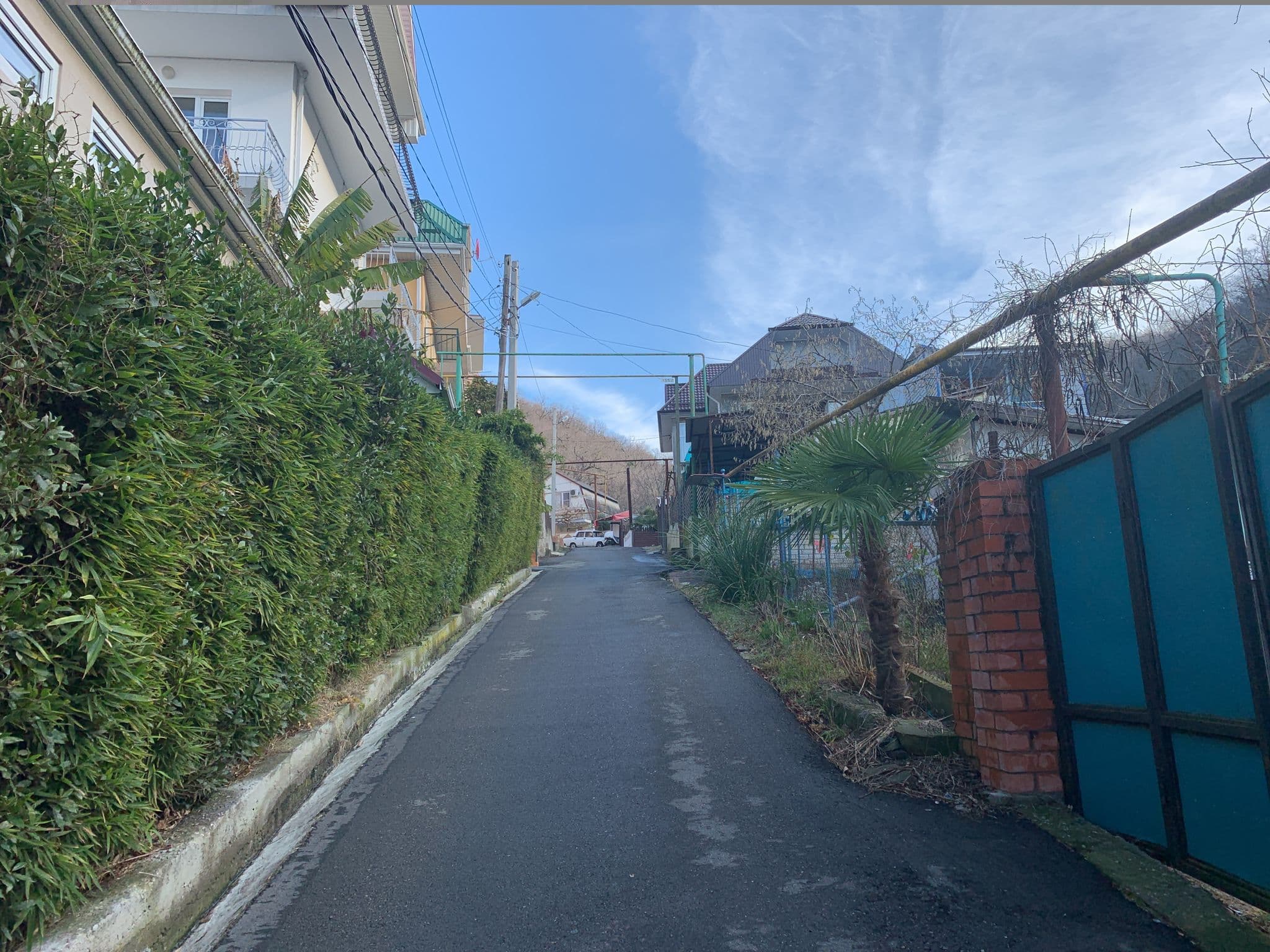 Street view near Гостевой Дом "У Александра ", Lazarevskoye — © verylongdog (CC BY-SA · Mapillary)
