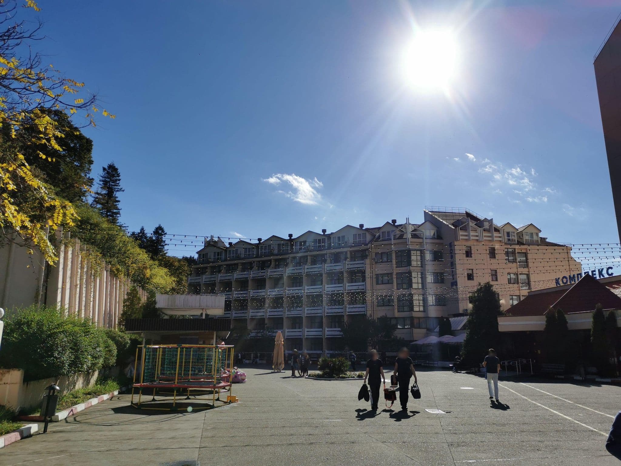 Street view near Корпус «Жемчужный», Gornoye Loo — © dizelmine (CC BY-SA · Mapillary)