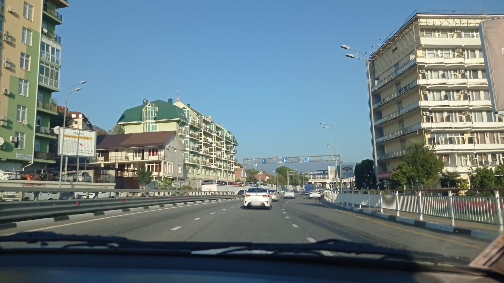 Street view near Гостиница Аэропорт, Moldovka — © petunder (CC BY-SA · Mapillary)