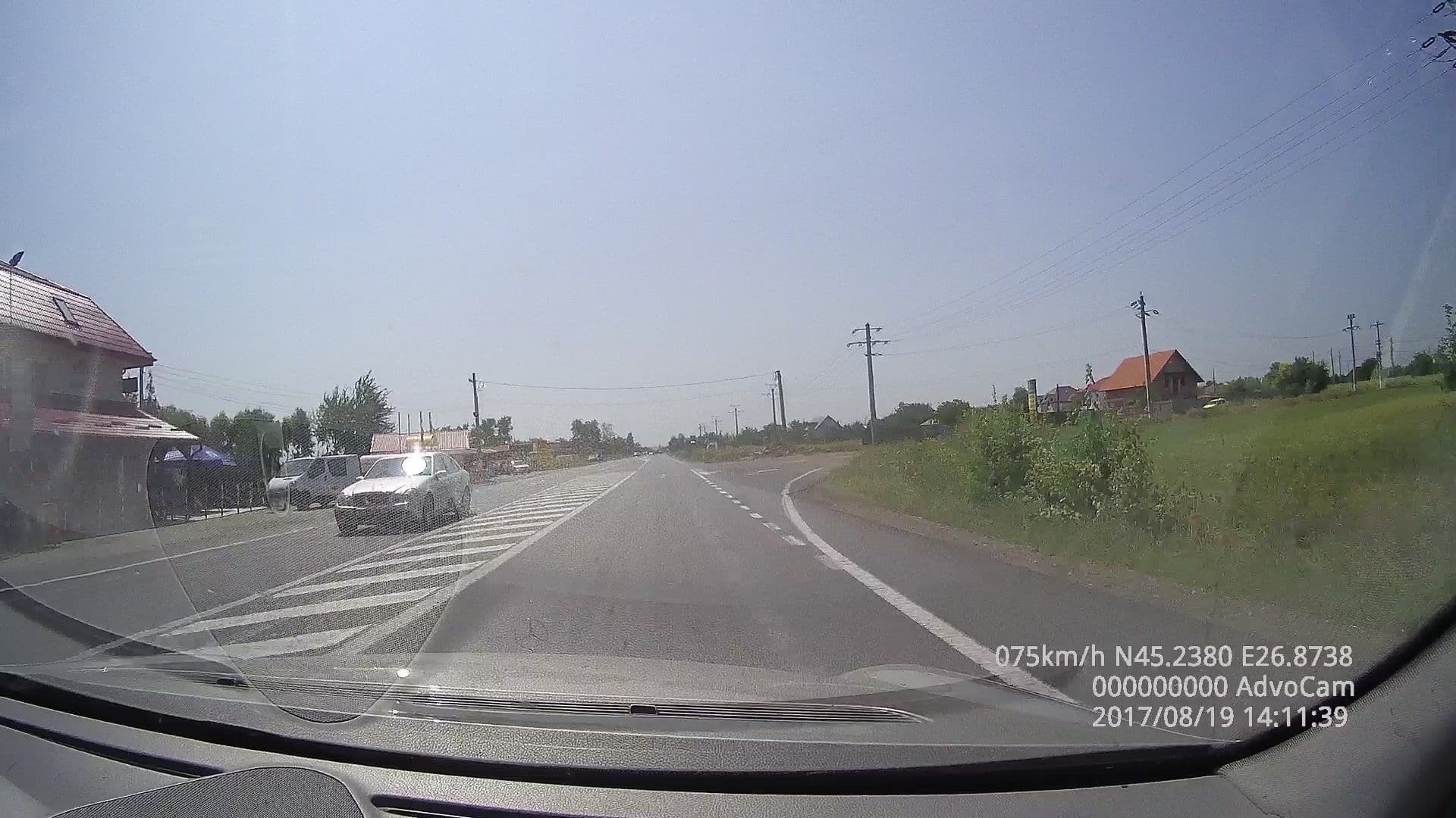 Street view near Hanul Neptun, Poşta Câlnău — © tavi (CC BY-SA · Mapillary)