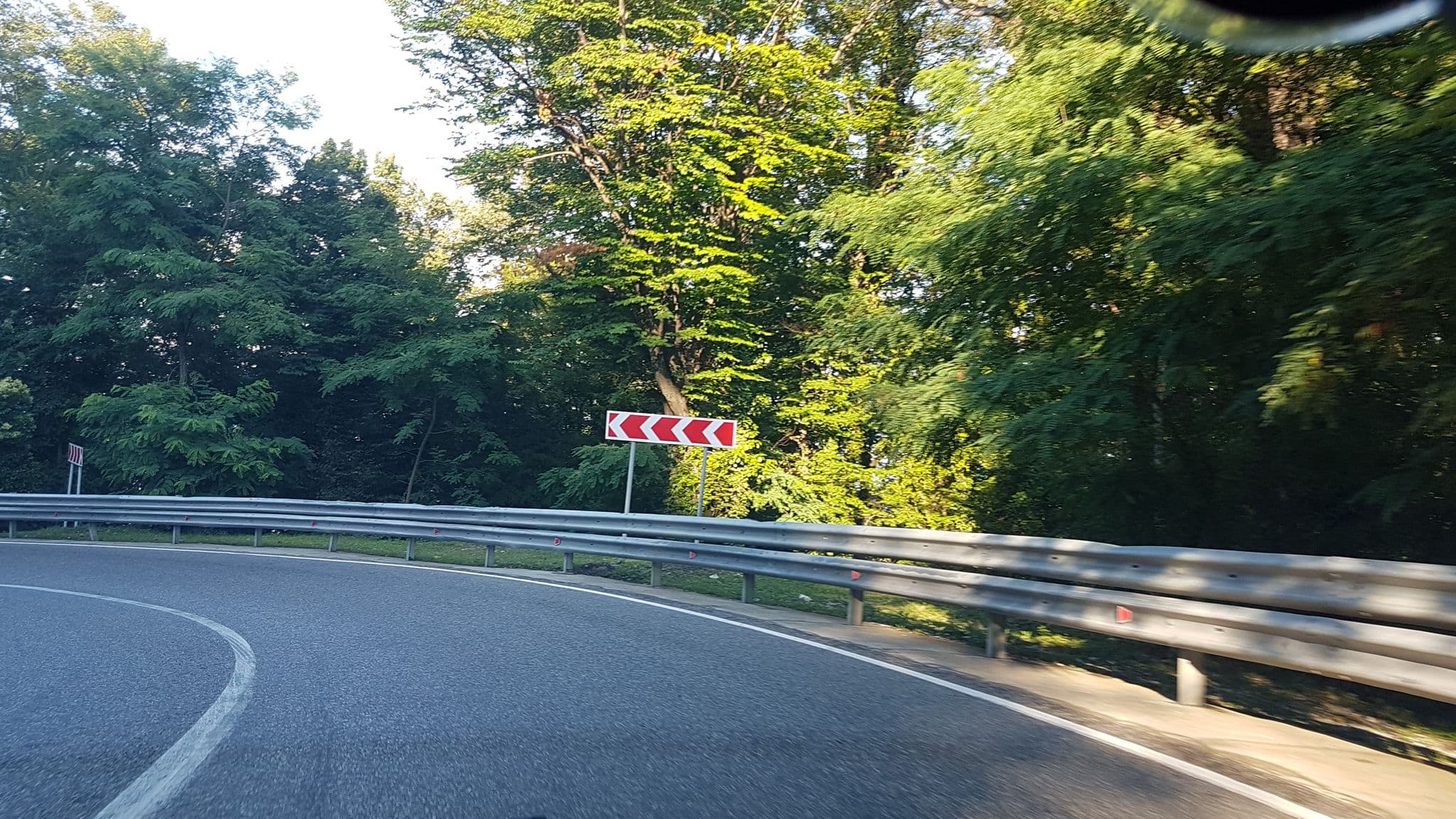 Street view near Отель-пансион "Пенаты", Dagomys — © teddy73 (CC BY-SA · Mapillary)