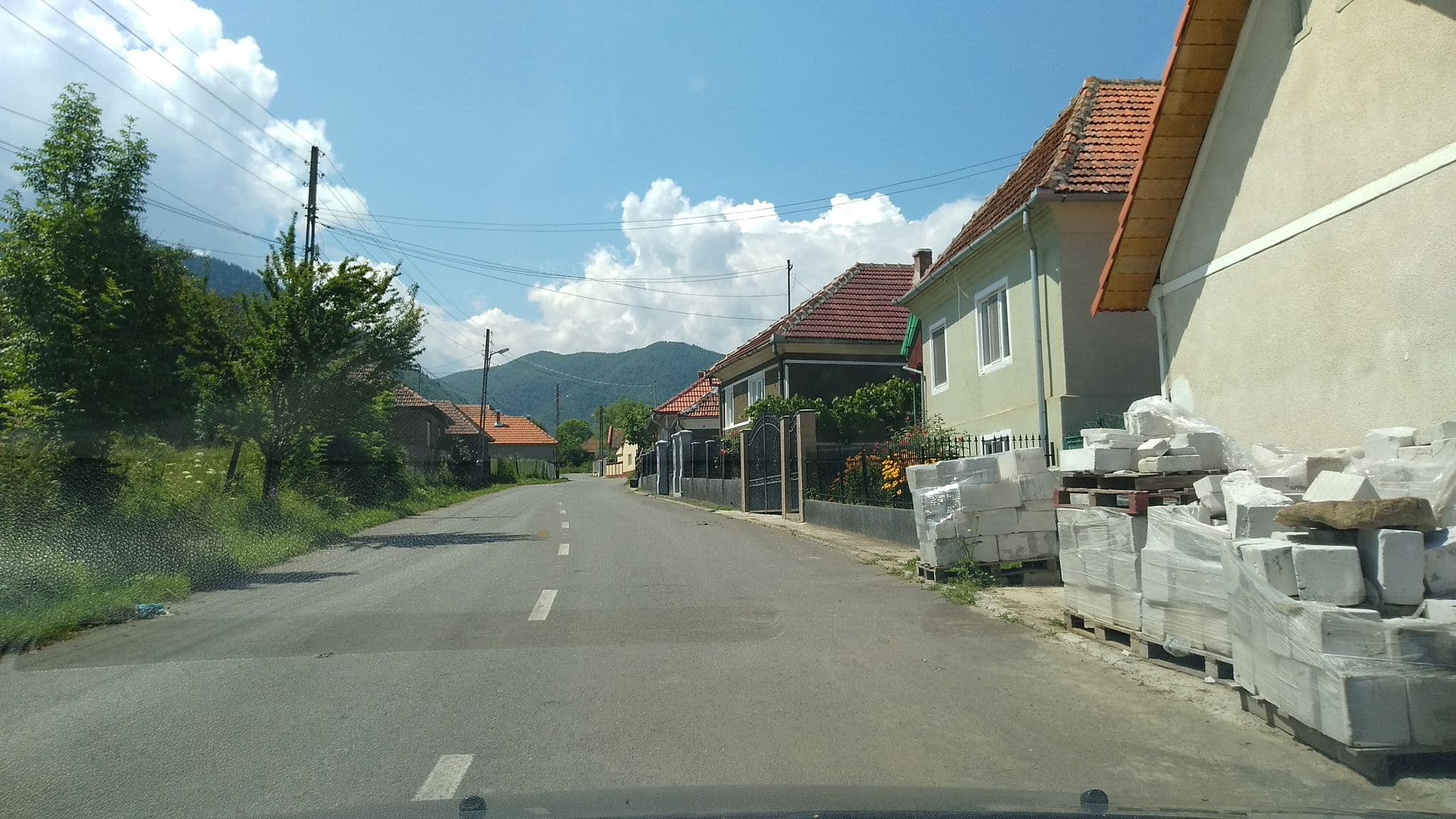 Street view near Casa Maria Retezat, Sălaşu de Sus — © tavi (CC BY-SA · Mapillary)