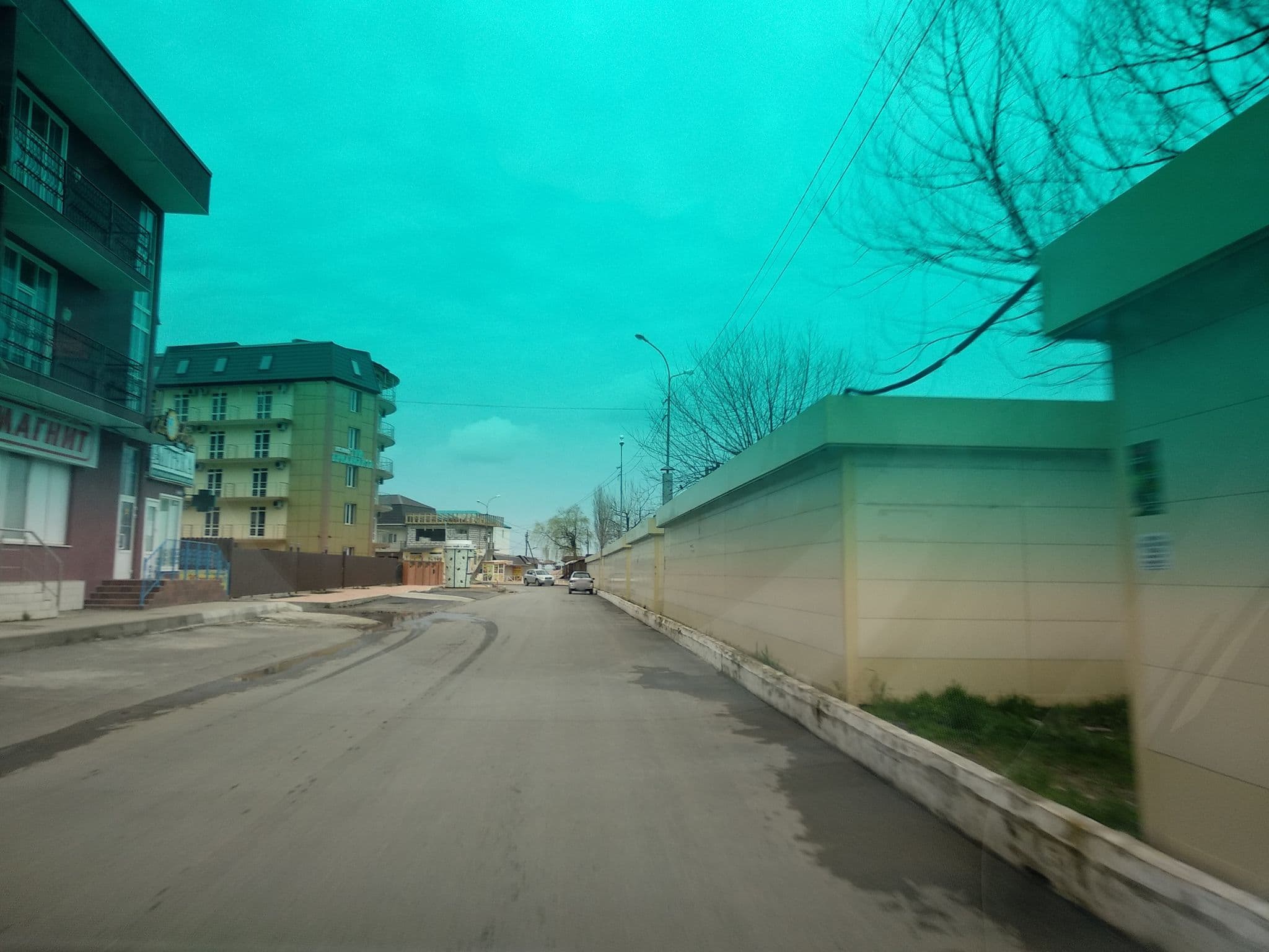 Street view near три звезды, Novomikhaylovskiy — © bazich (CC BY-SA · Mapillary)